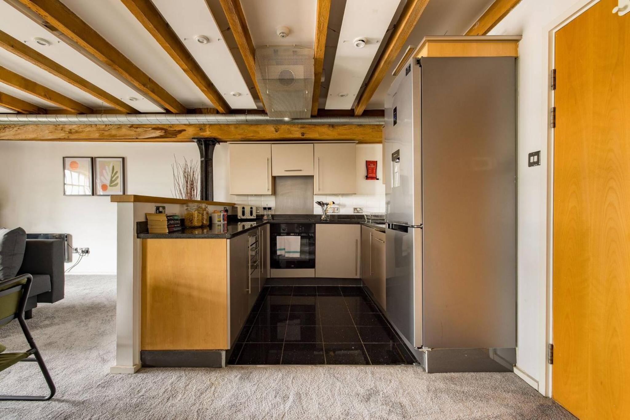 Wild Roses Serviced Apartments - ExCel Warehouse 2