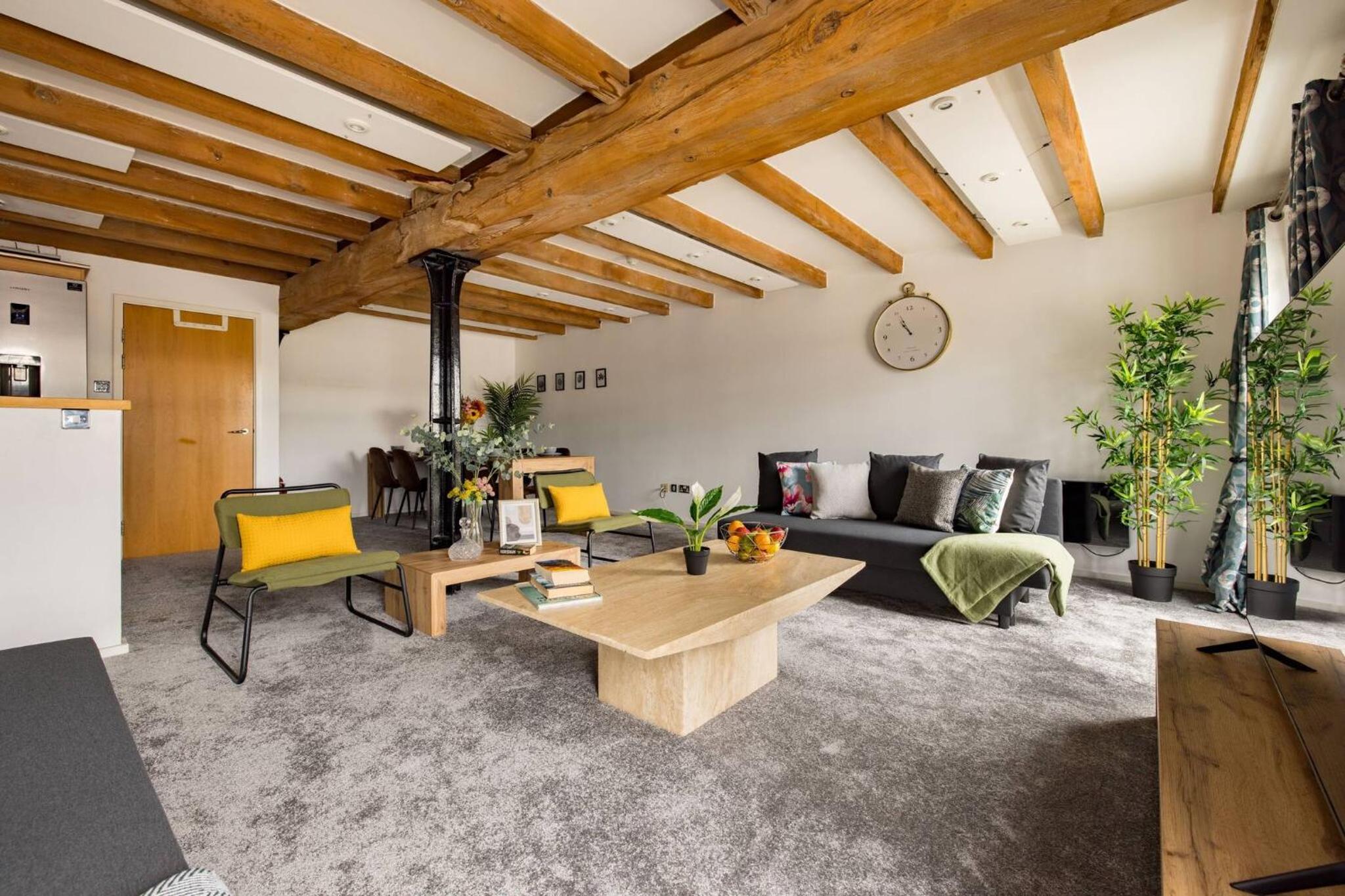 Wild Roses Serviced Apartments - ExCel Warehouse 2