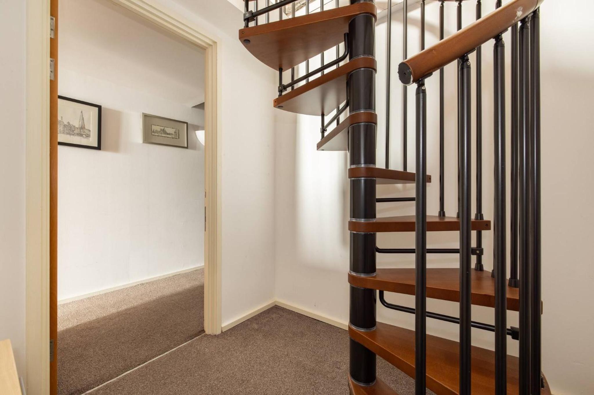 Wild Roses Serviced Apartments - ExCel Warehouse 2
