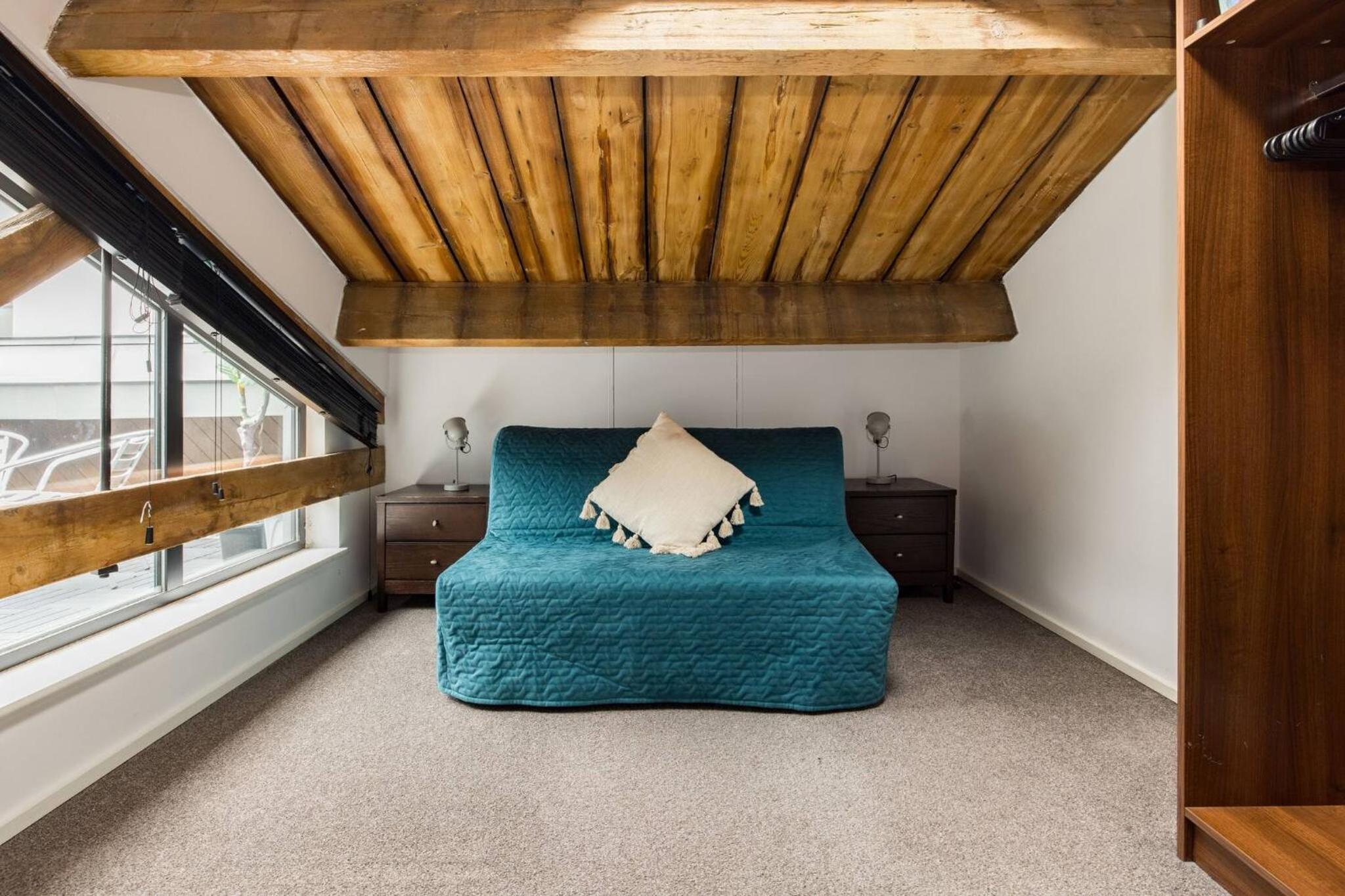 Wild Roses Serviced Apartments - ExCel Warehouse 2