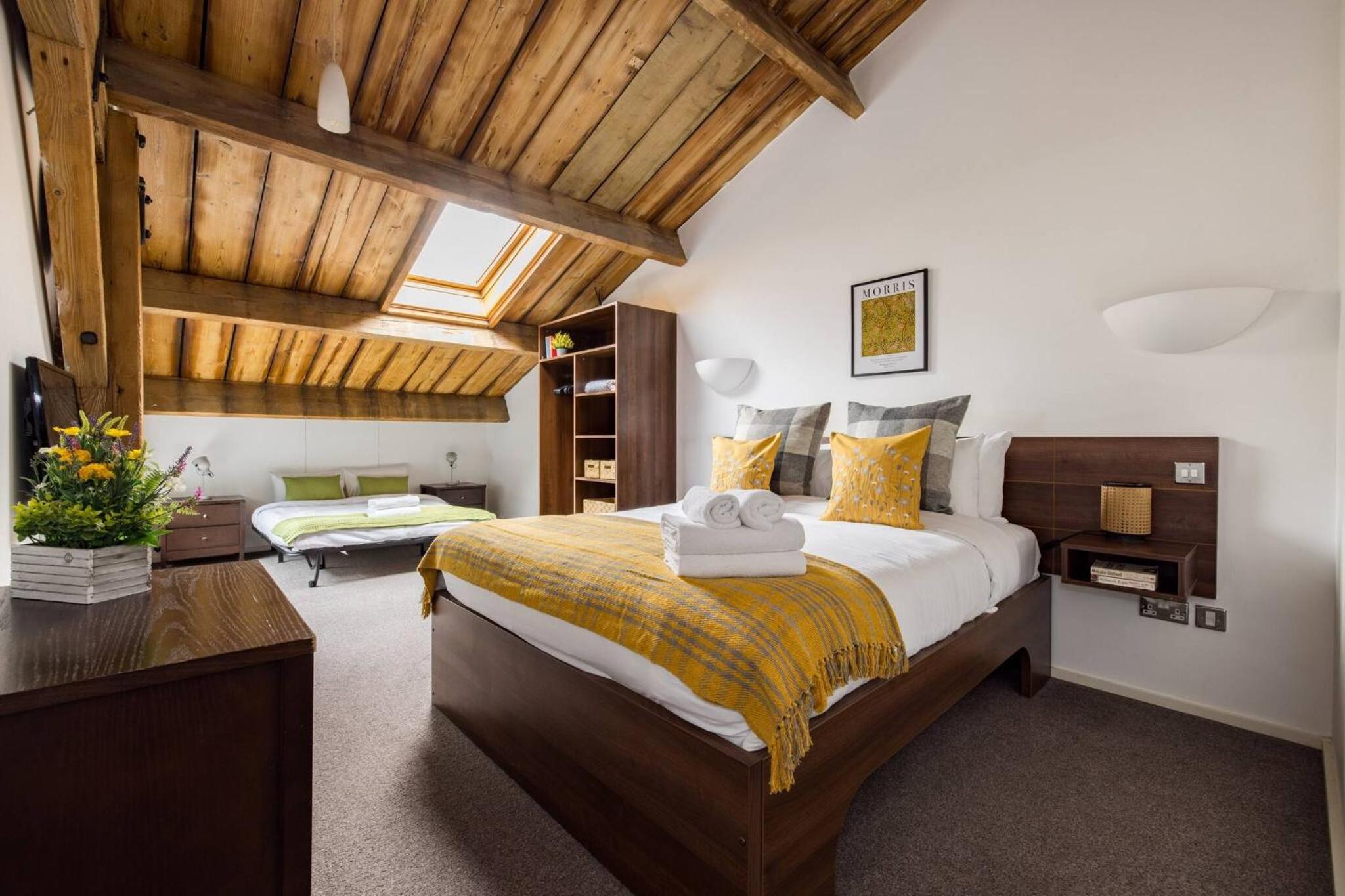 Wild Roses Serviced Apartments - ExCel Warehouse 2