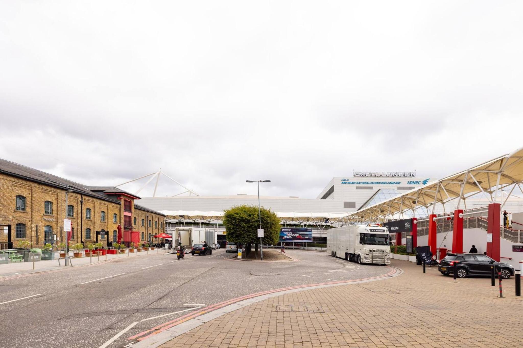 Wild Roses Serviced Apartments - ExCel Warehouse 2