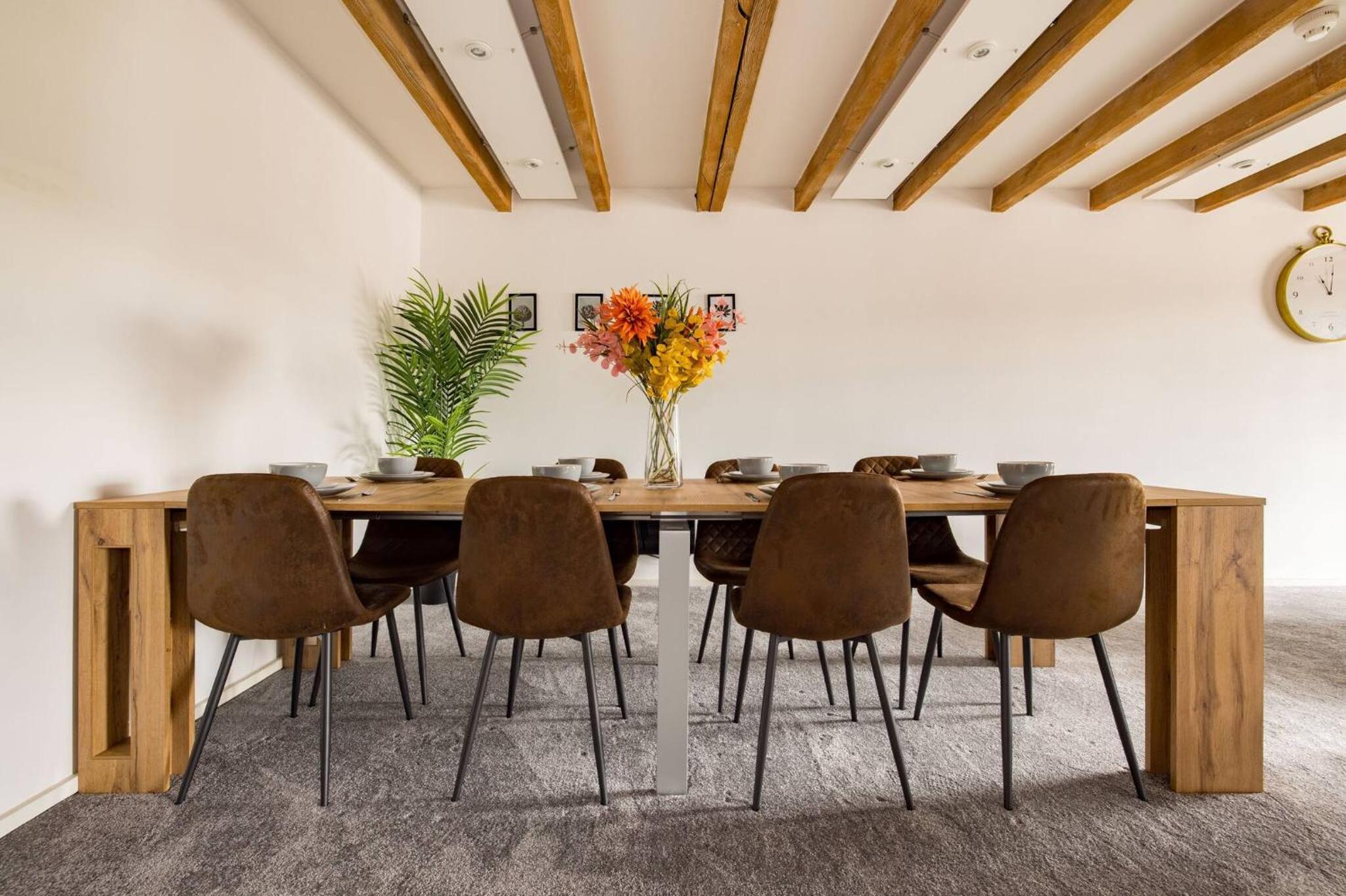 Wild Roses Serviced Apartments - ExCel Warehouse 2