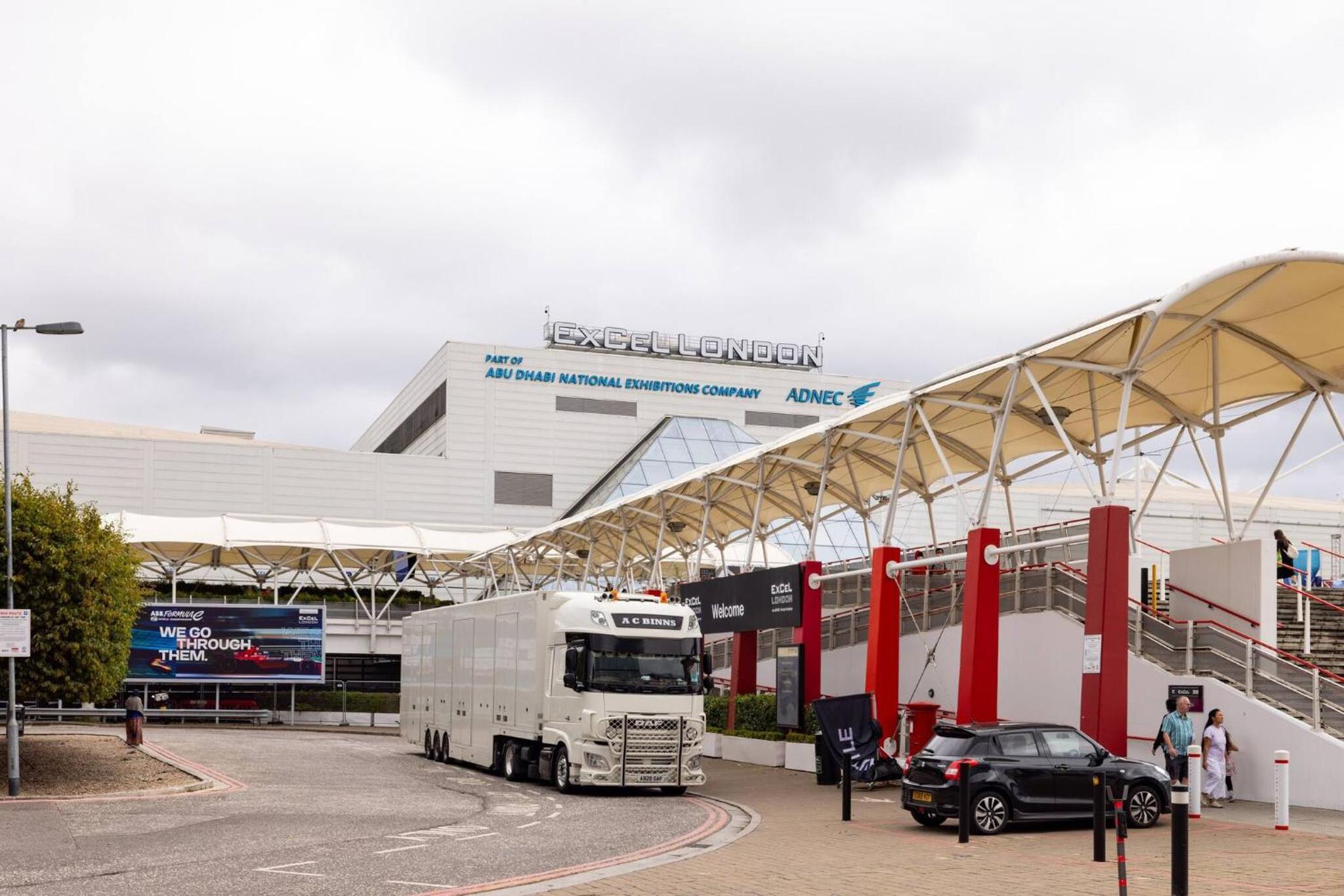 Wild Roses Serviced Apartments - ExCel Warehouse 2