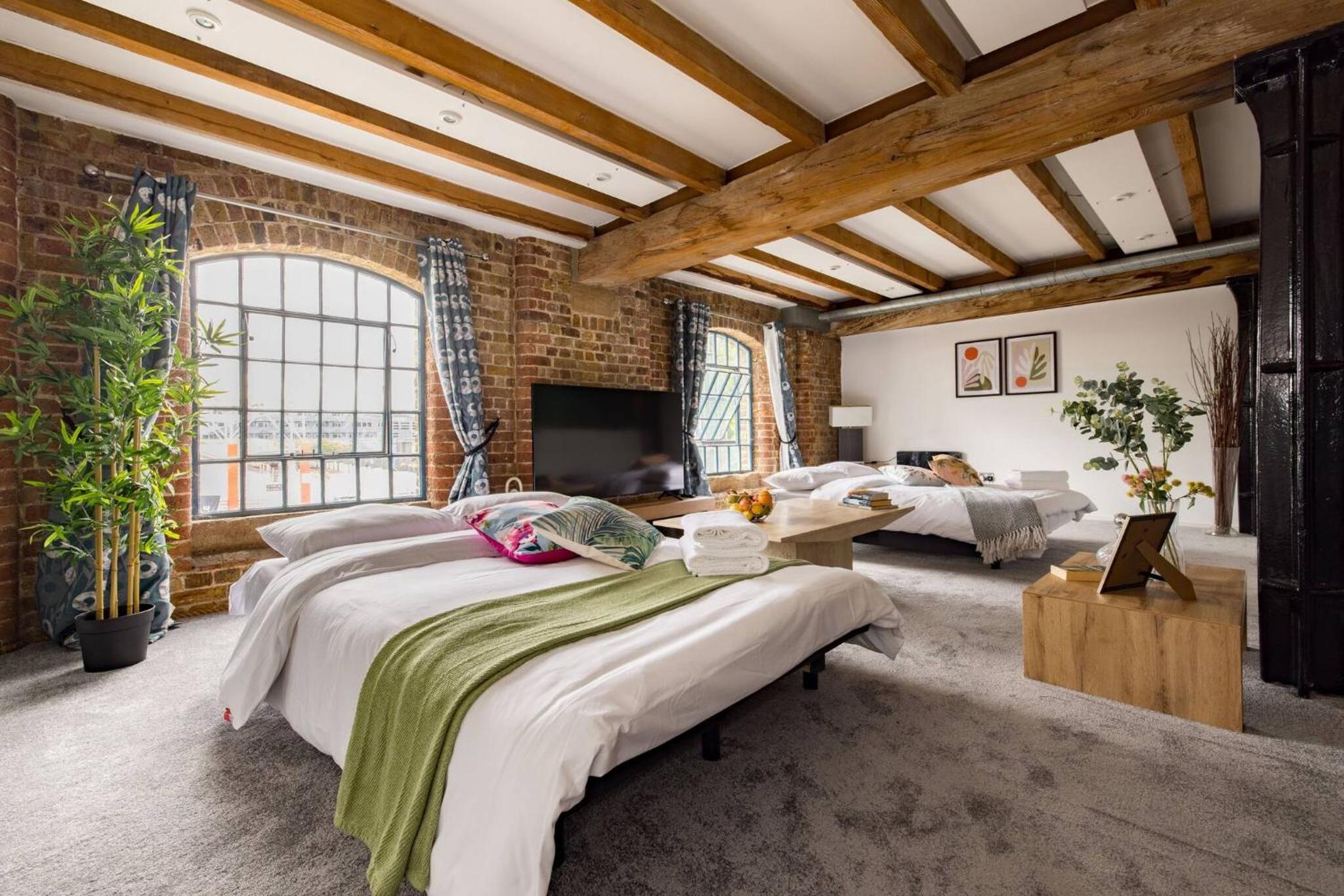 Wild Roses Serviced Apartments - ExCel Warehouse 2