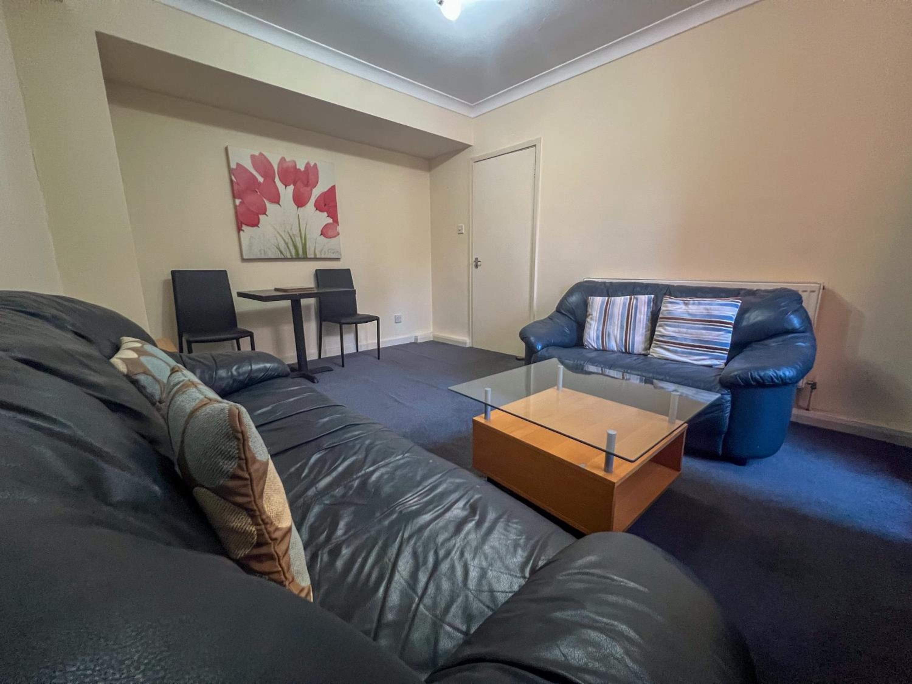 Stylish Apartments in the Heart of Soho Your West End Escape!