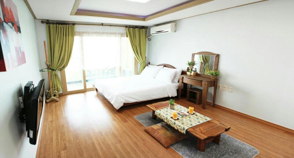 Jeju Bada Wi Olle Pension