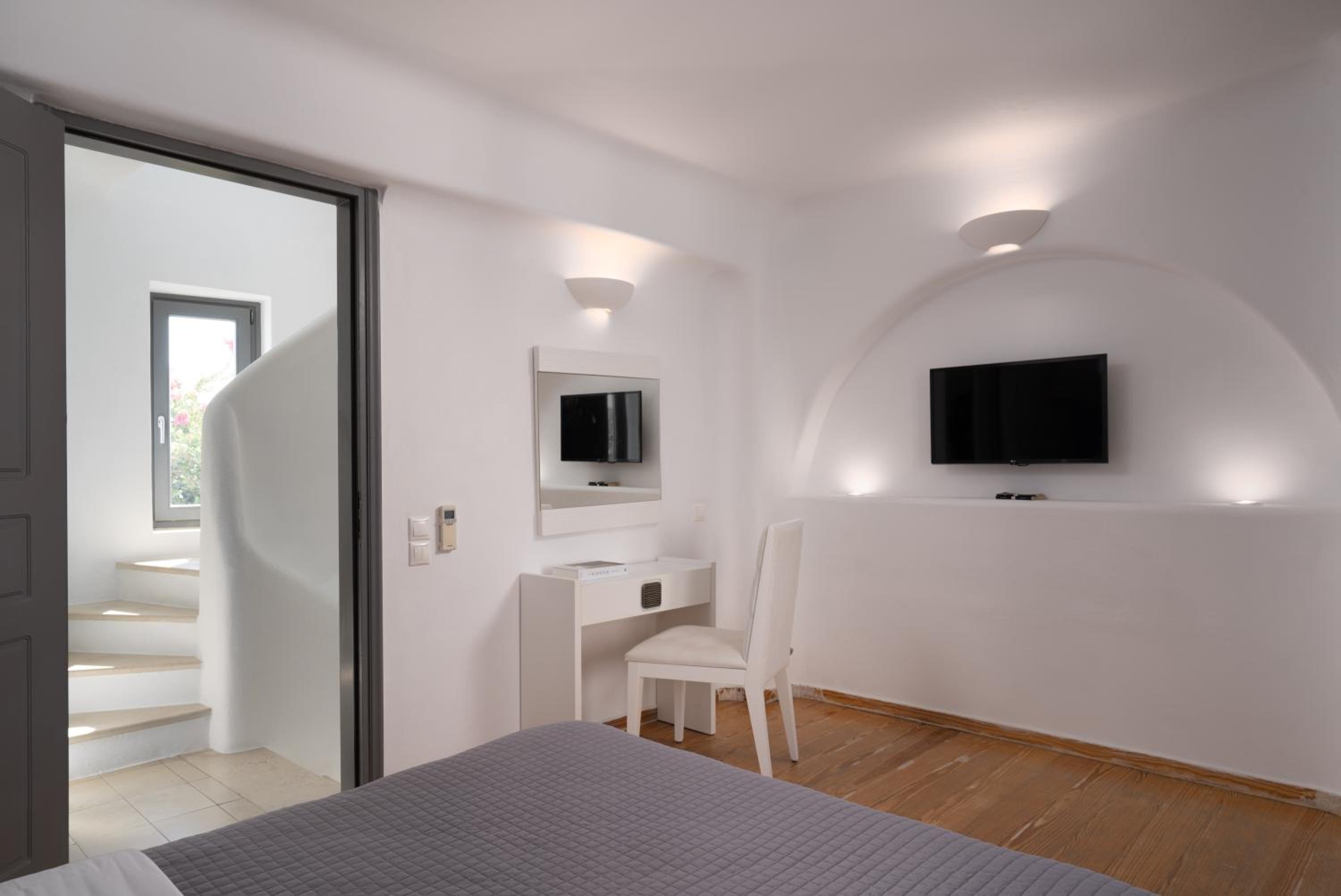 Santorini Princess Presidential Suites