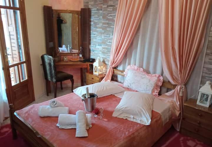 ORHIDEA Petit Room view 4