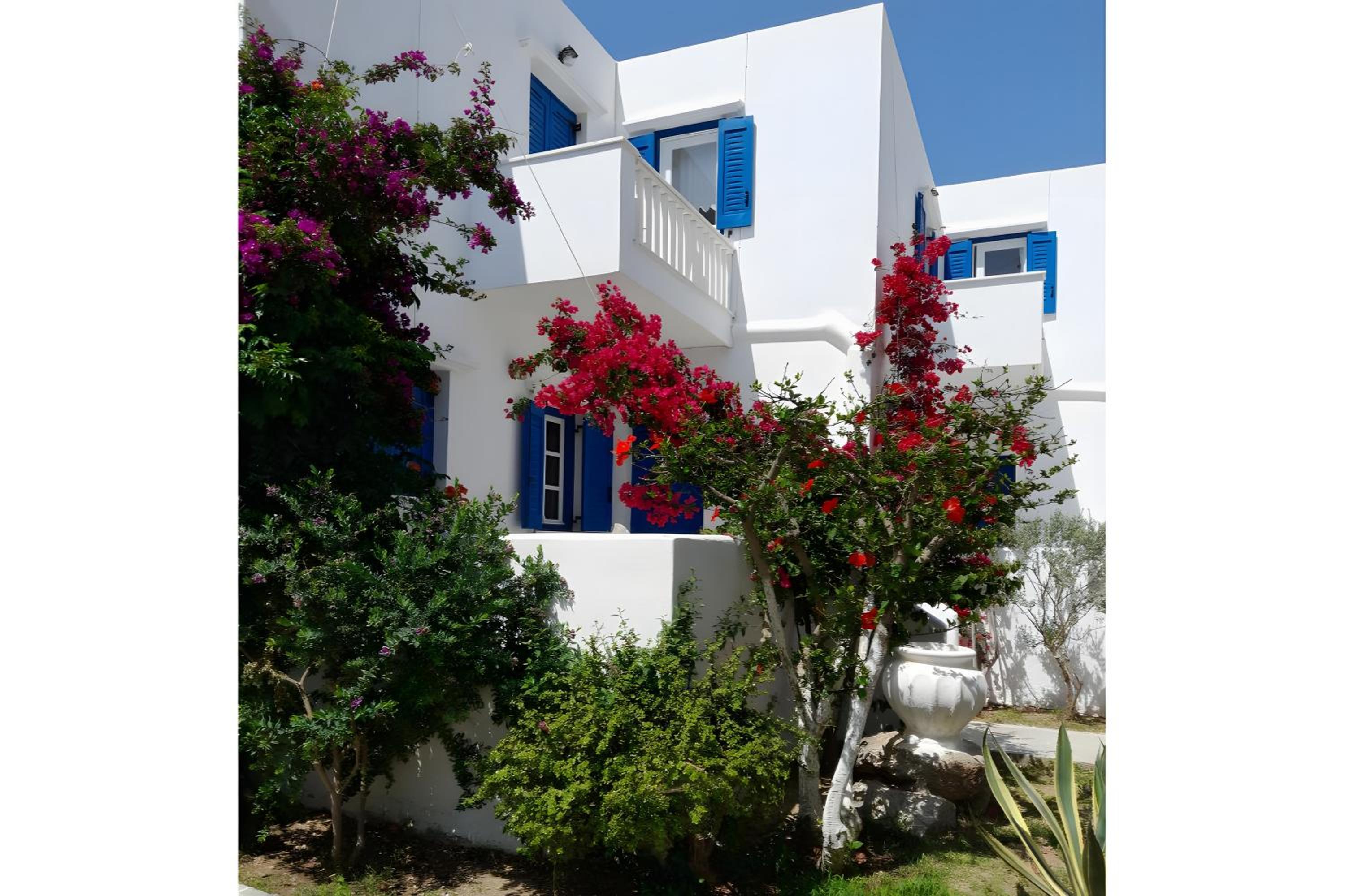 Maroulis Studios Naxos view 2
