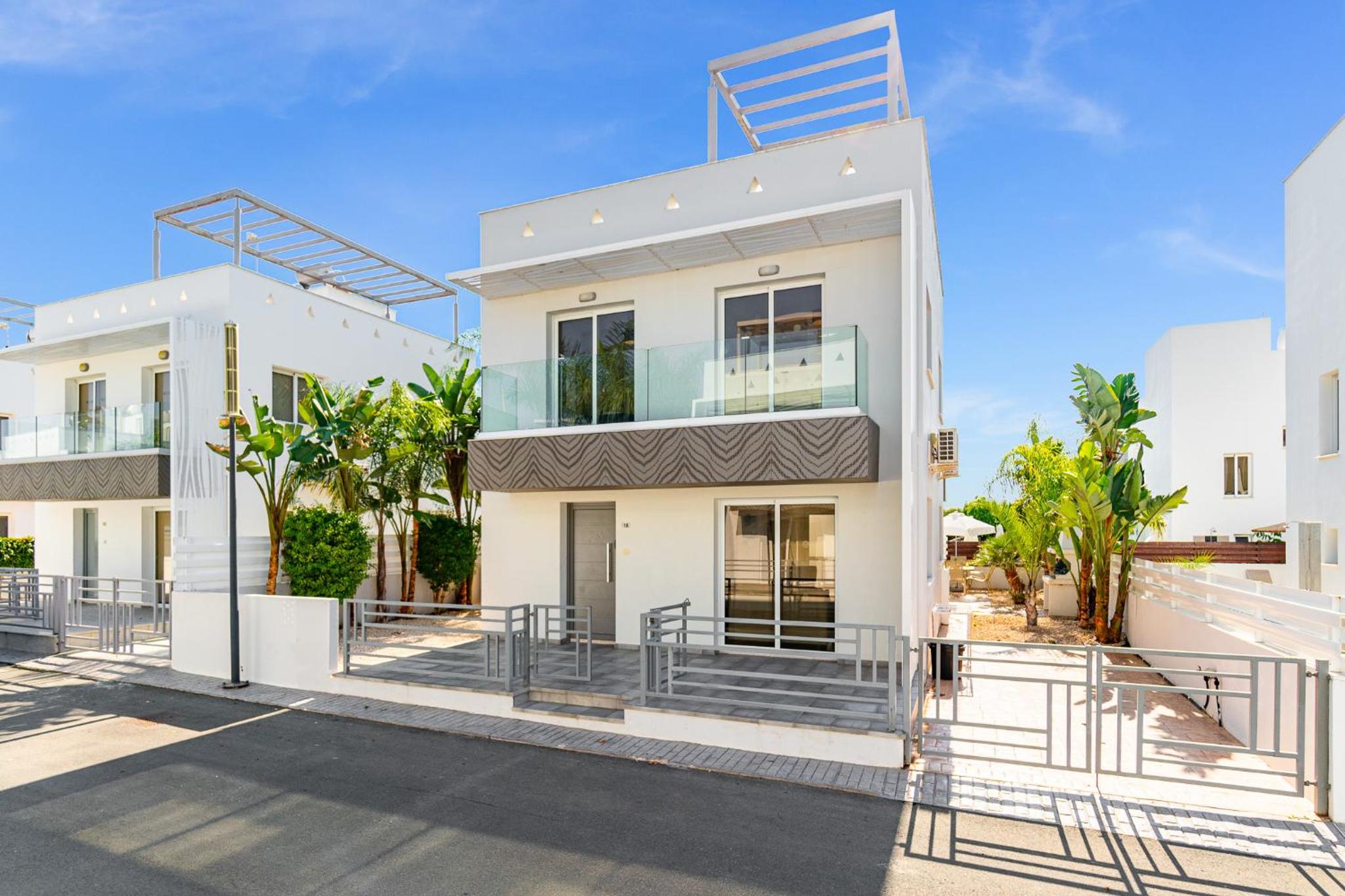 Villa Nissini by Ezoria Villas