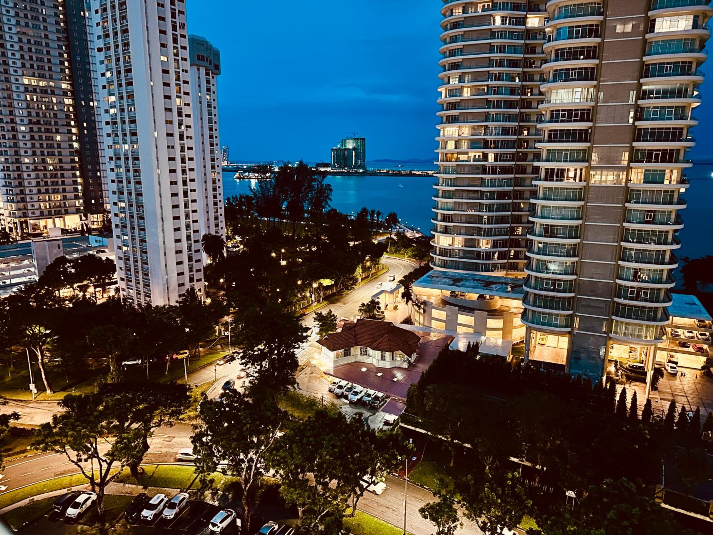 10pax 3-Bedroom l Seaview l Georgetown l Gleneagles l Mansion One view 4