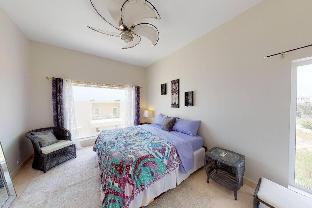Villa White earlehall80 at gma il c om