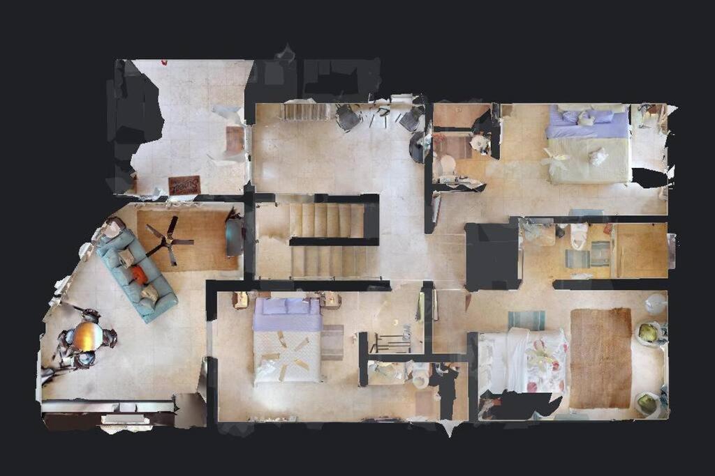 Villa White earlehall80 at gma il c om