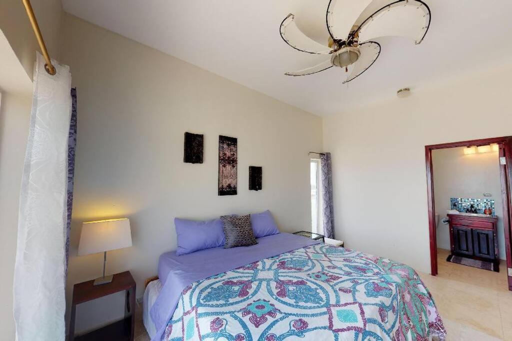 Villa White earlehall80 at gma il c om