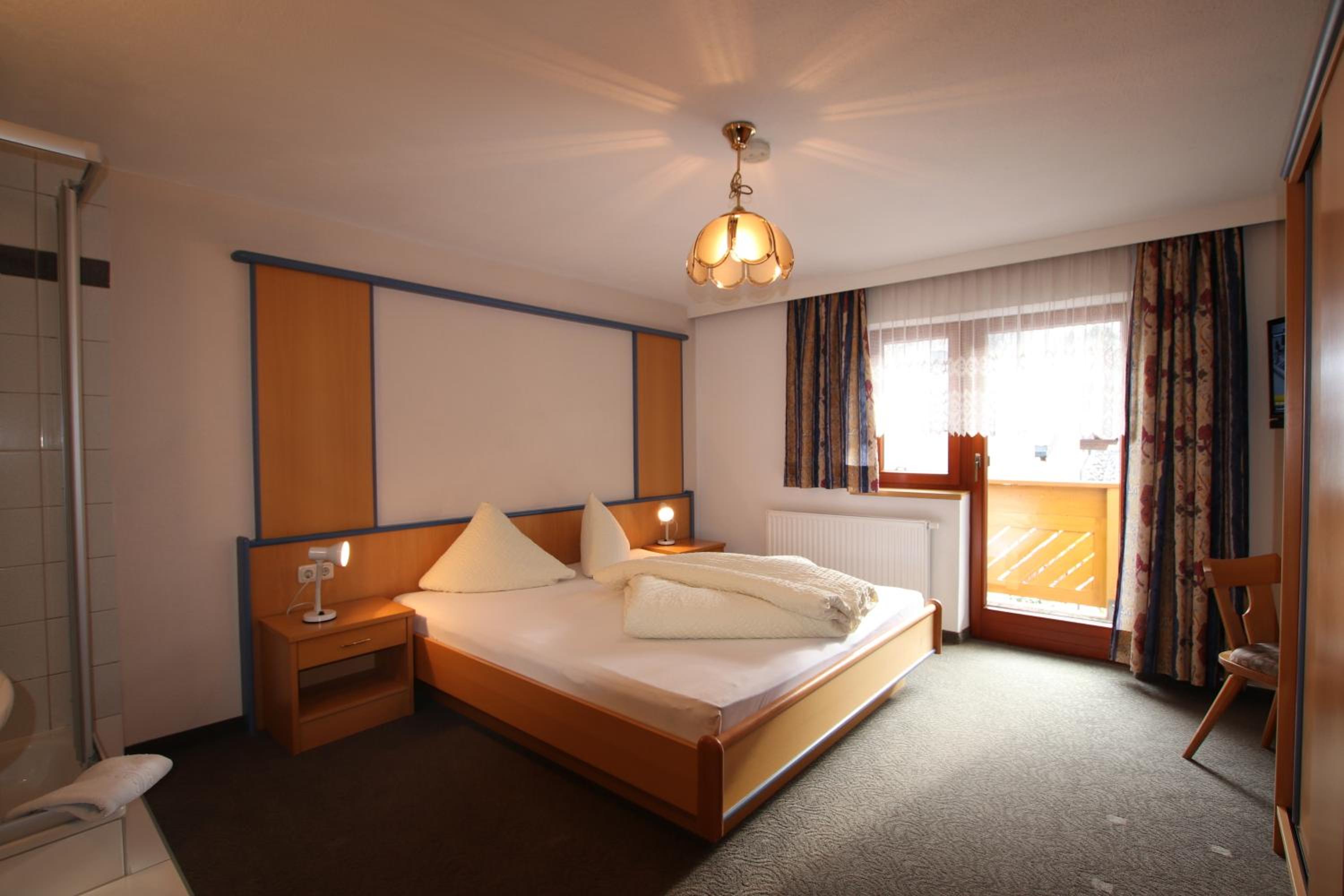 Ferienwohnung im Zentrum von Kappl Paznauntal PAZN100 by FeWo-PLAN