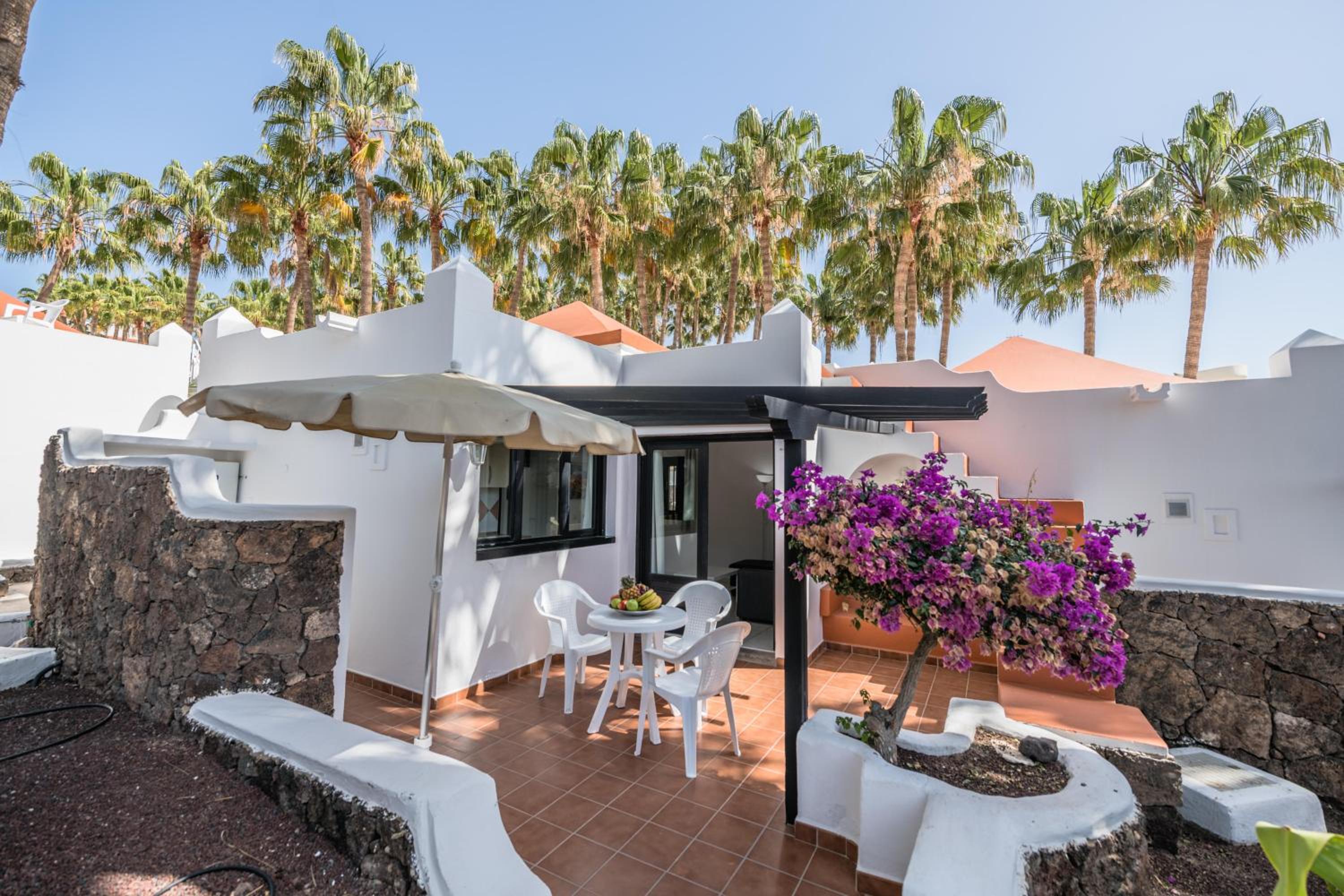 Hotel Bahia Calma Beach - Image 1