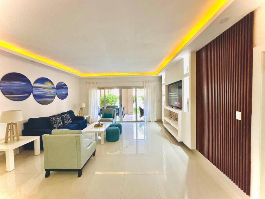 Best Vacation Suite Room Ocean Front