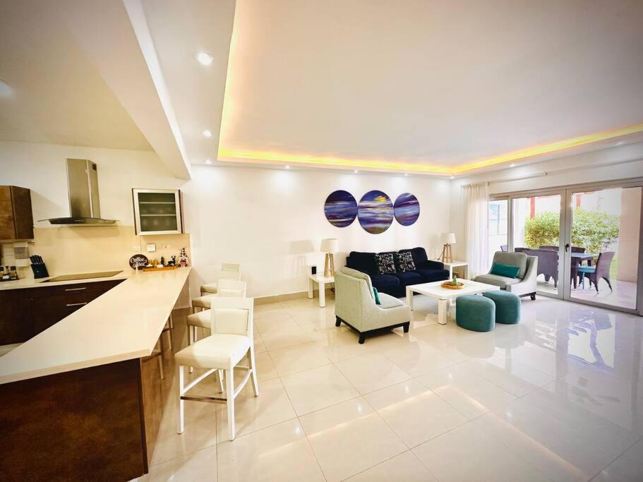 Best Vacation Suite Room Ocean Front