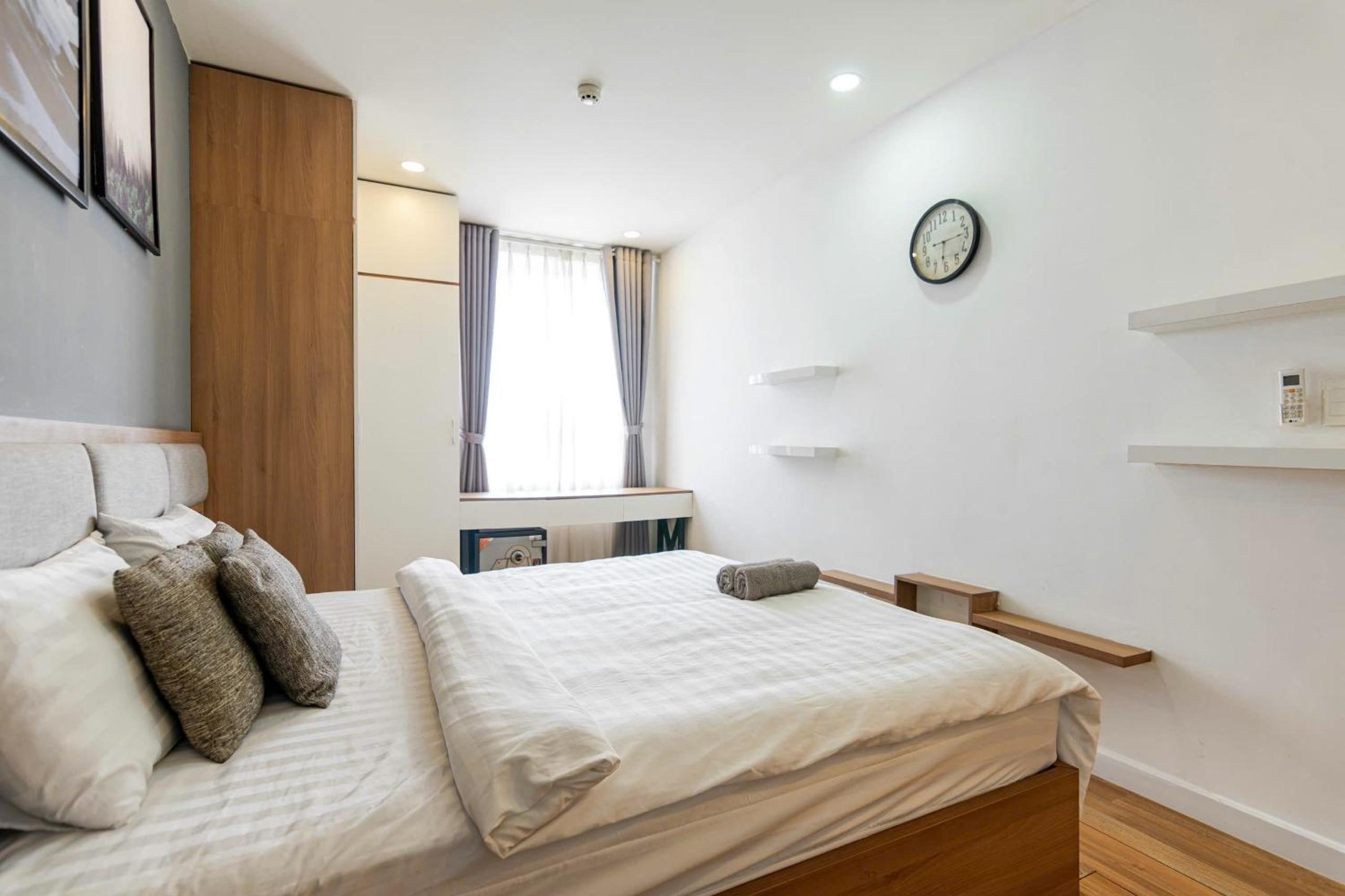 Spacious 4BR apat at Saigon Centre with pool, supermarket, view
