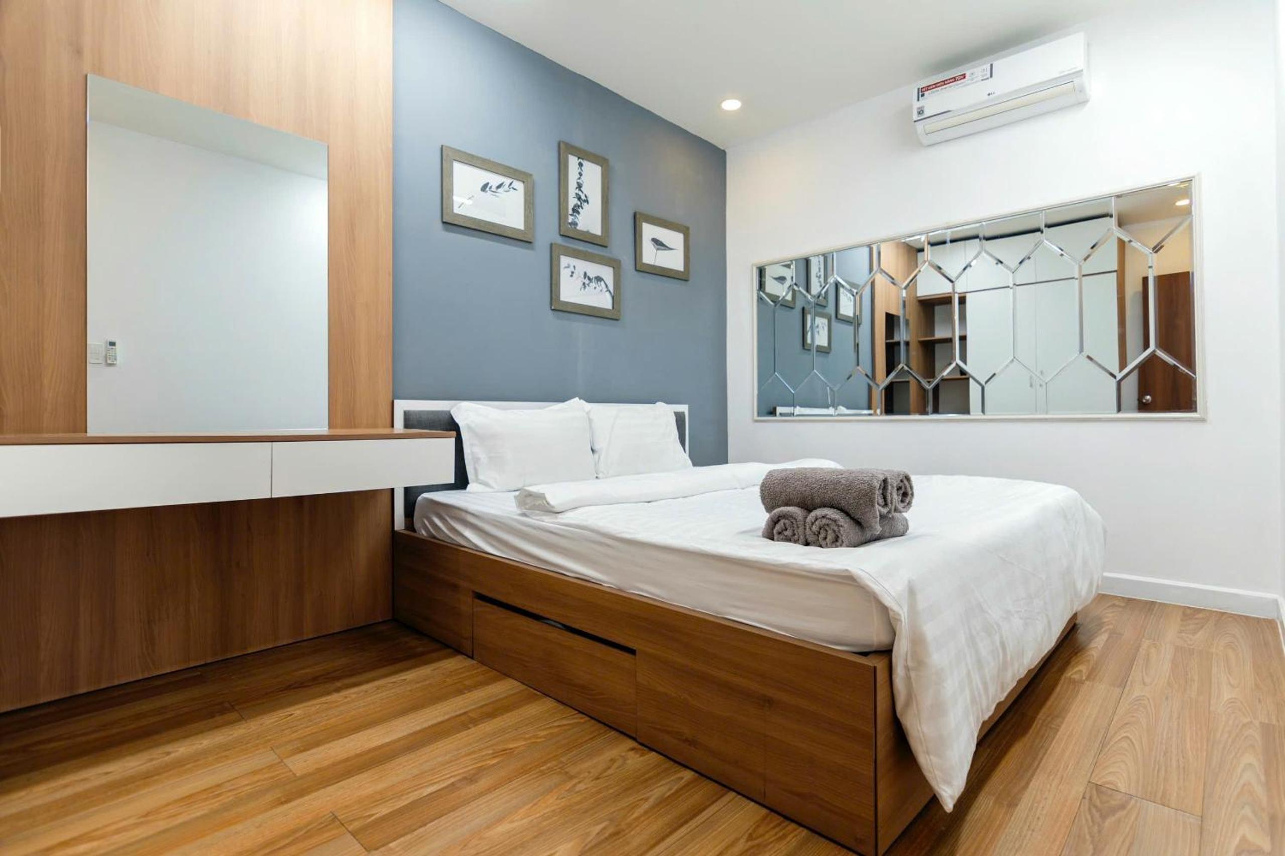 Spacious 4BR apat at Saigon Centre with pool, supermarket, view