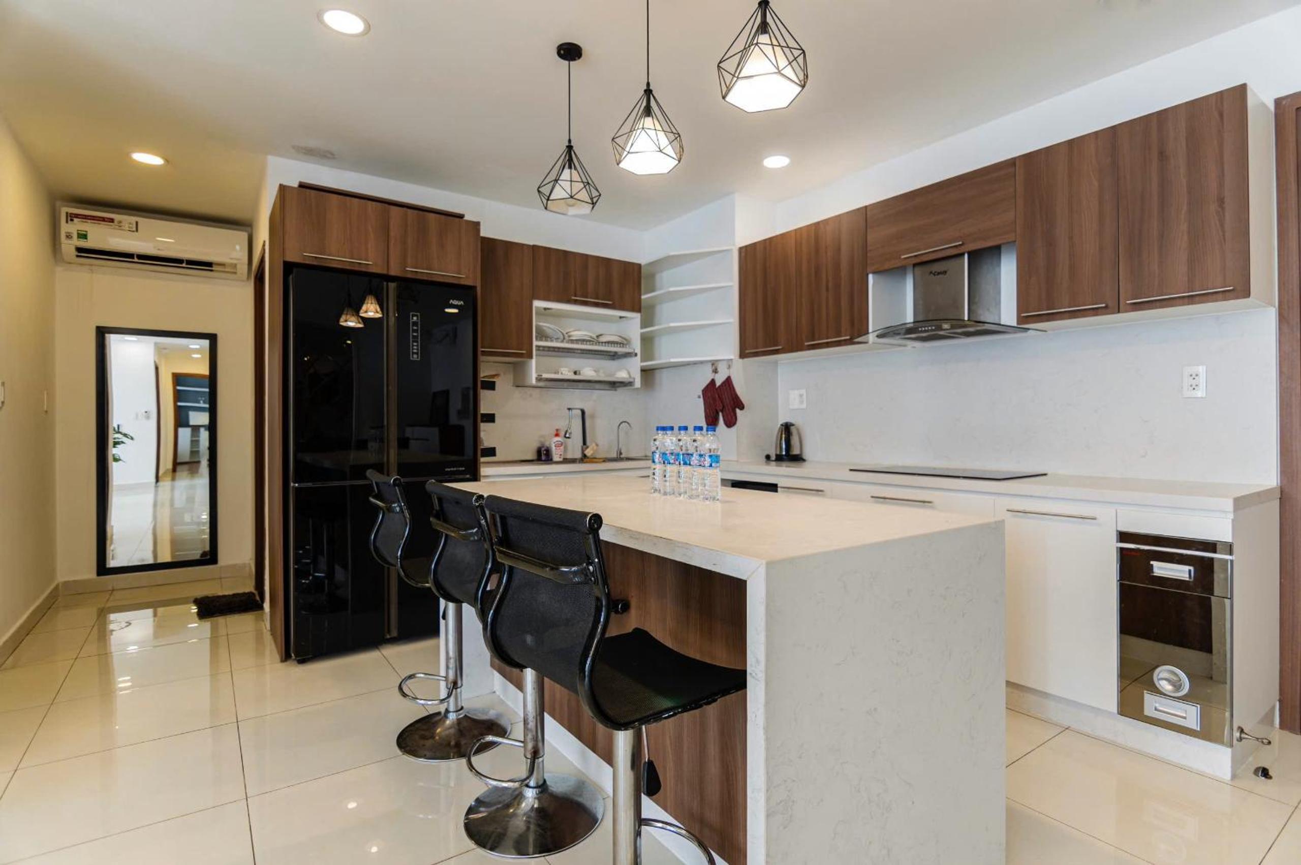 Spacious 4BR apat at Saigon Centre with pool, supermarket, view