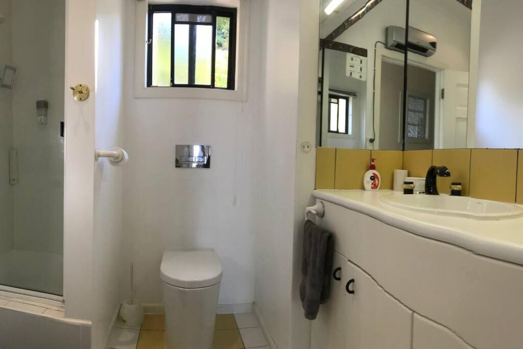 Spacious 6-BR & 3 baths House in Prime Location