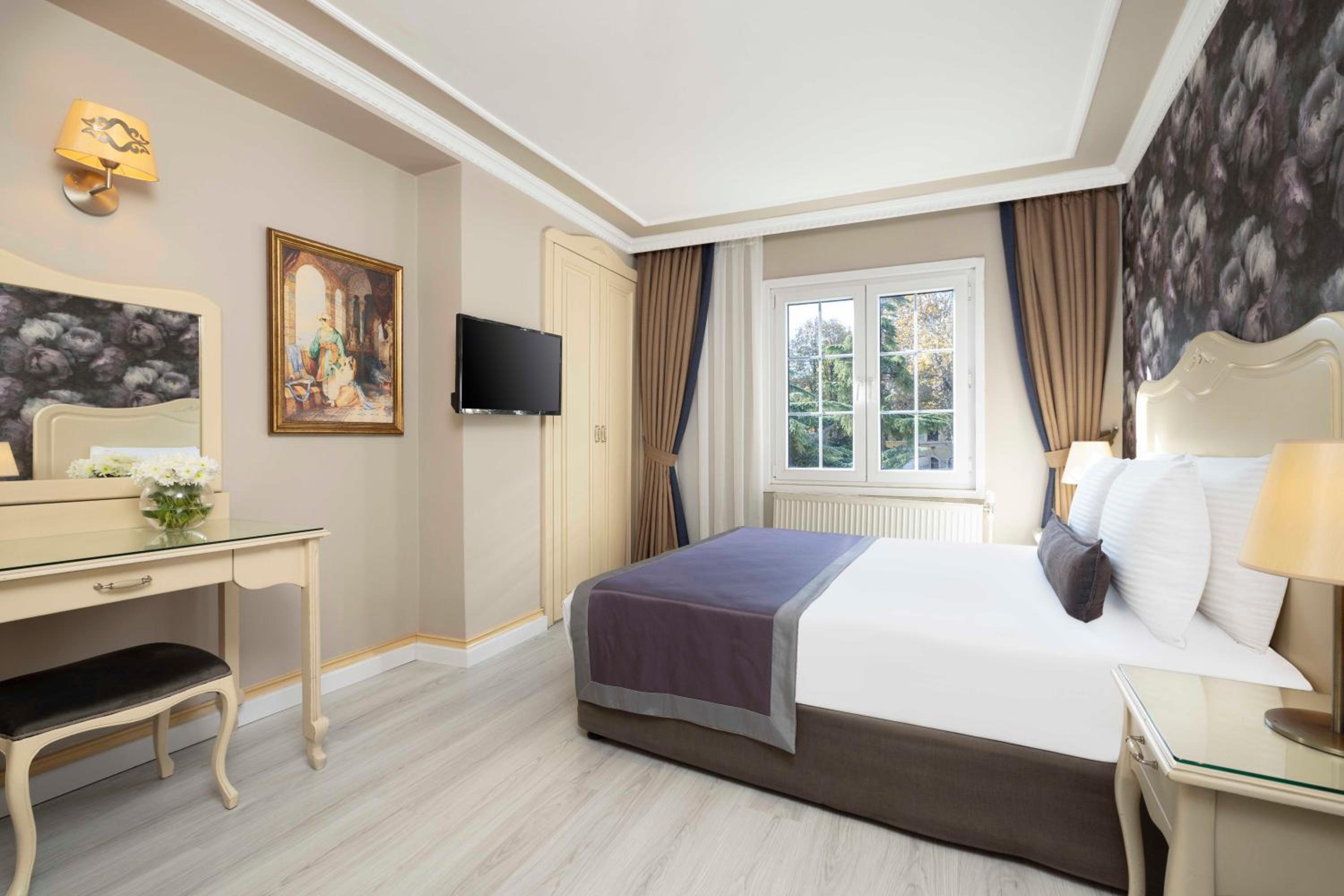 Raymond Hotel Old City - Image 59