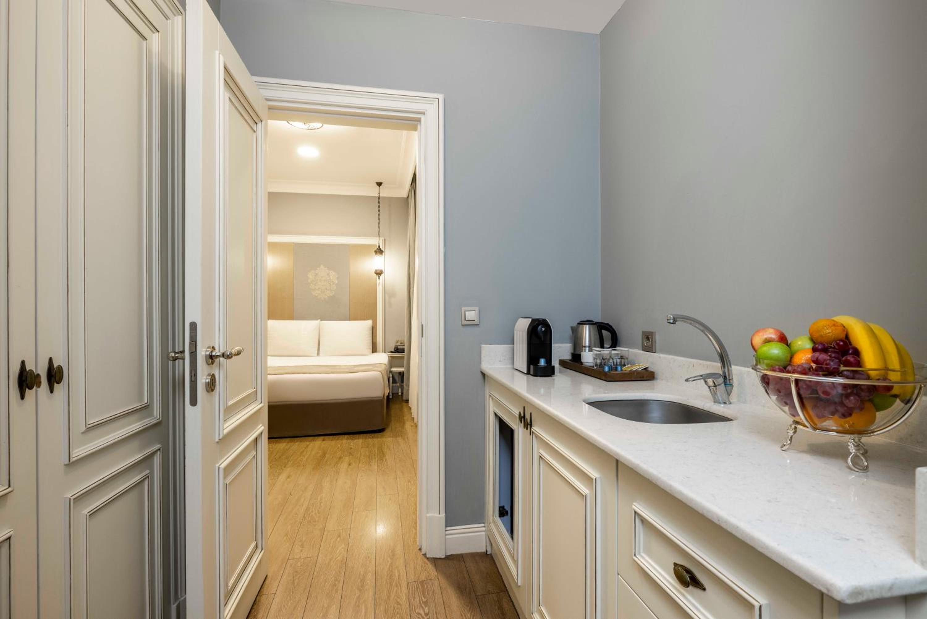 Raymond Hotel Old City - Image 56