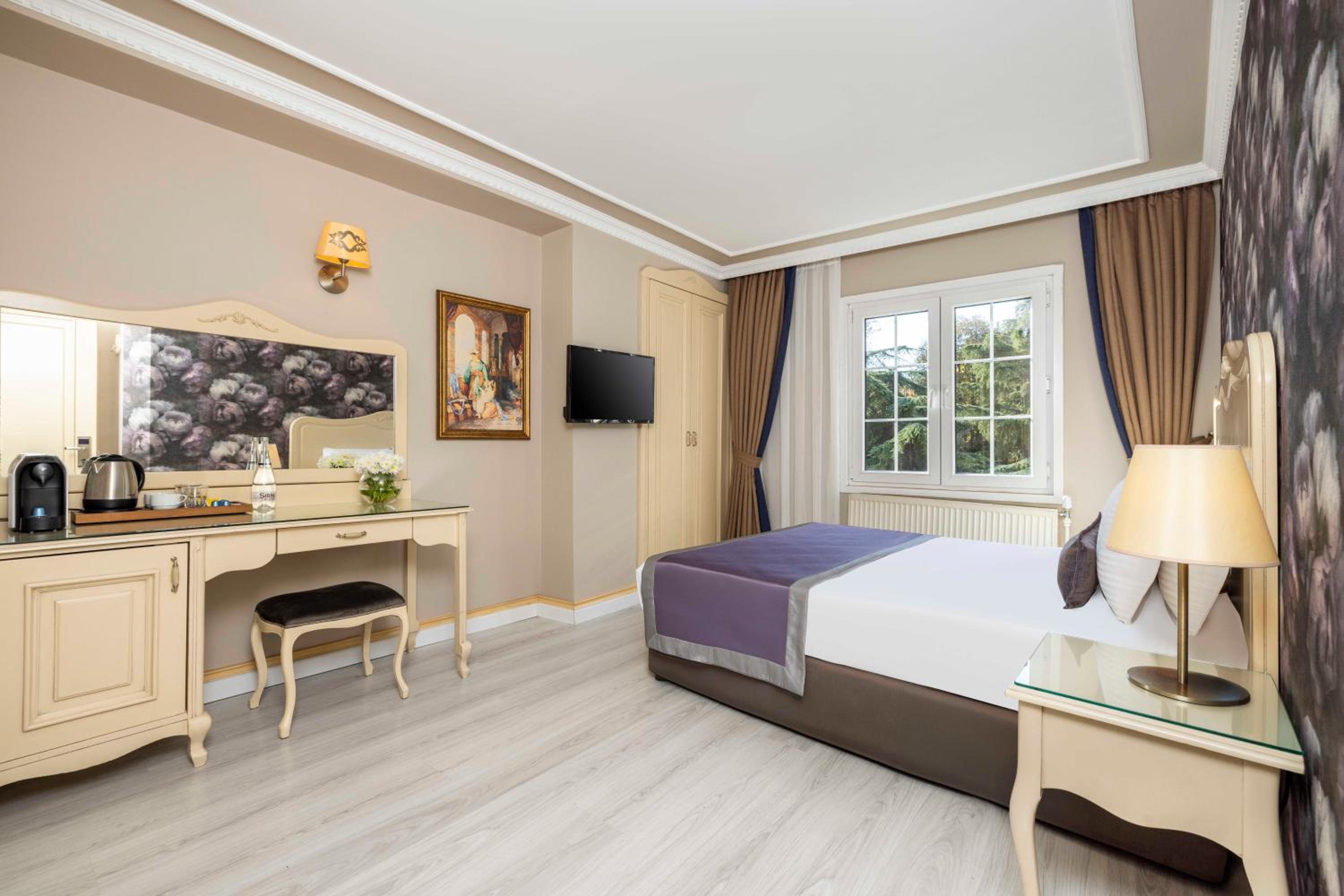 Raymond Hotel Old City - Image 28