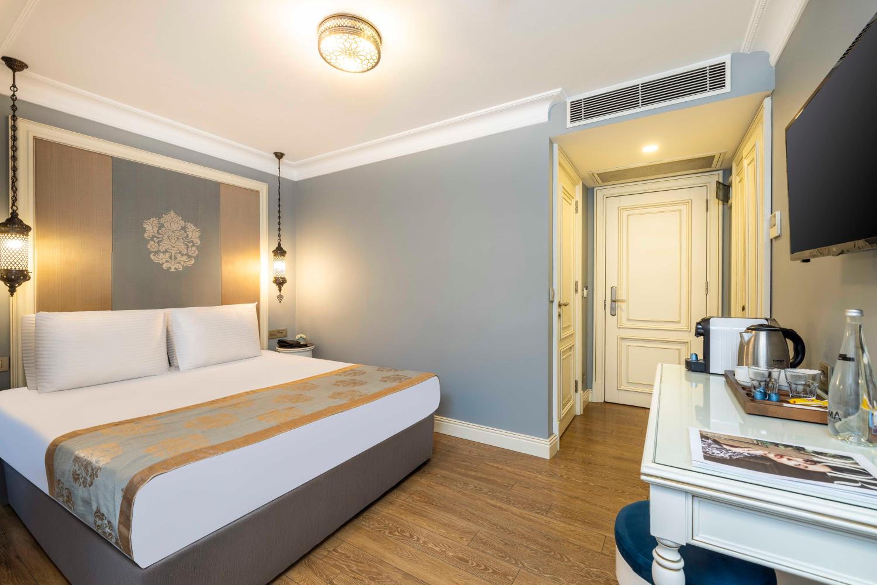 Raymond Hotel Old City - Image 50