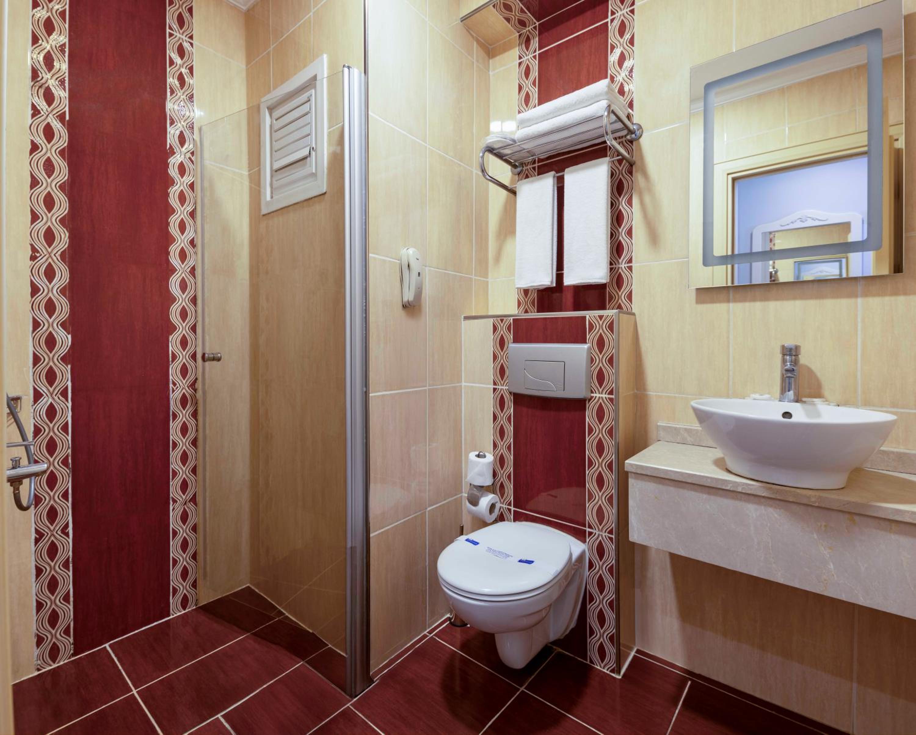 Raymond Hotel Old City - Image 49