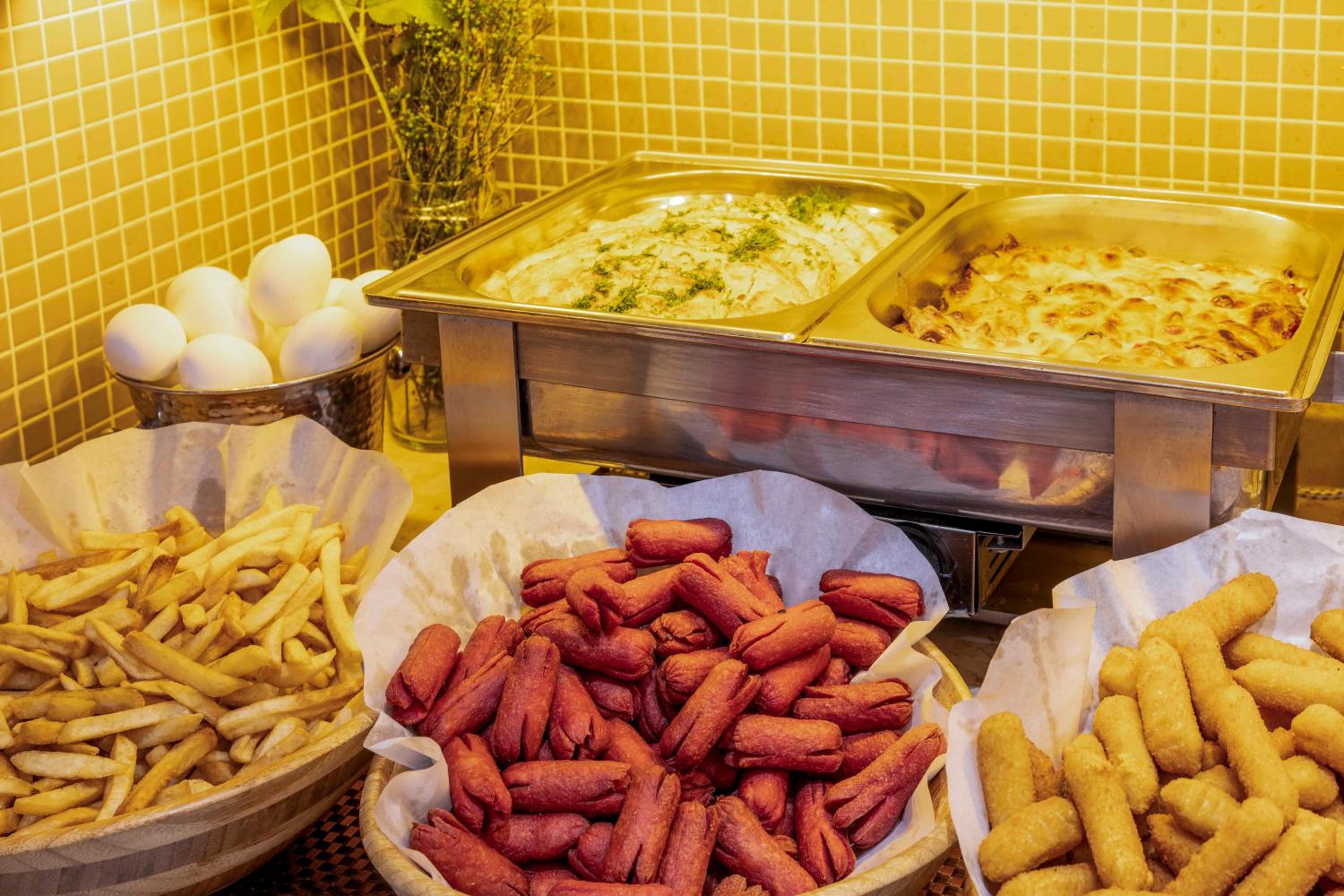 Raymond Hotel Old City - Image 33