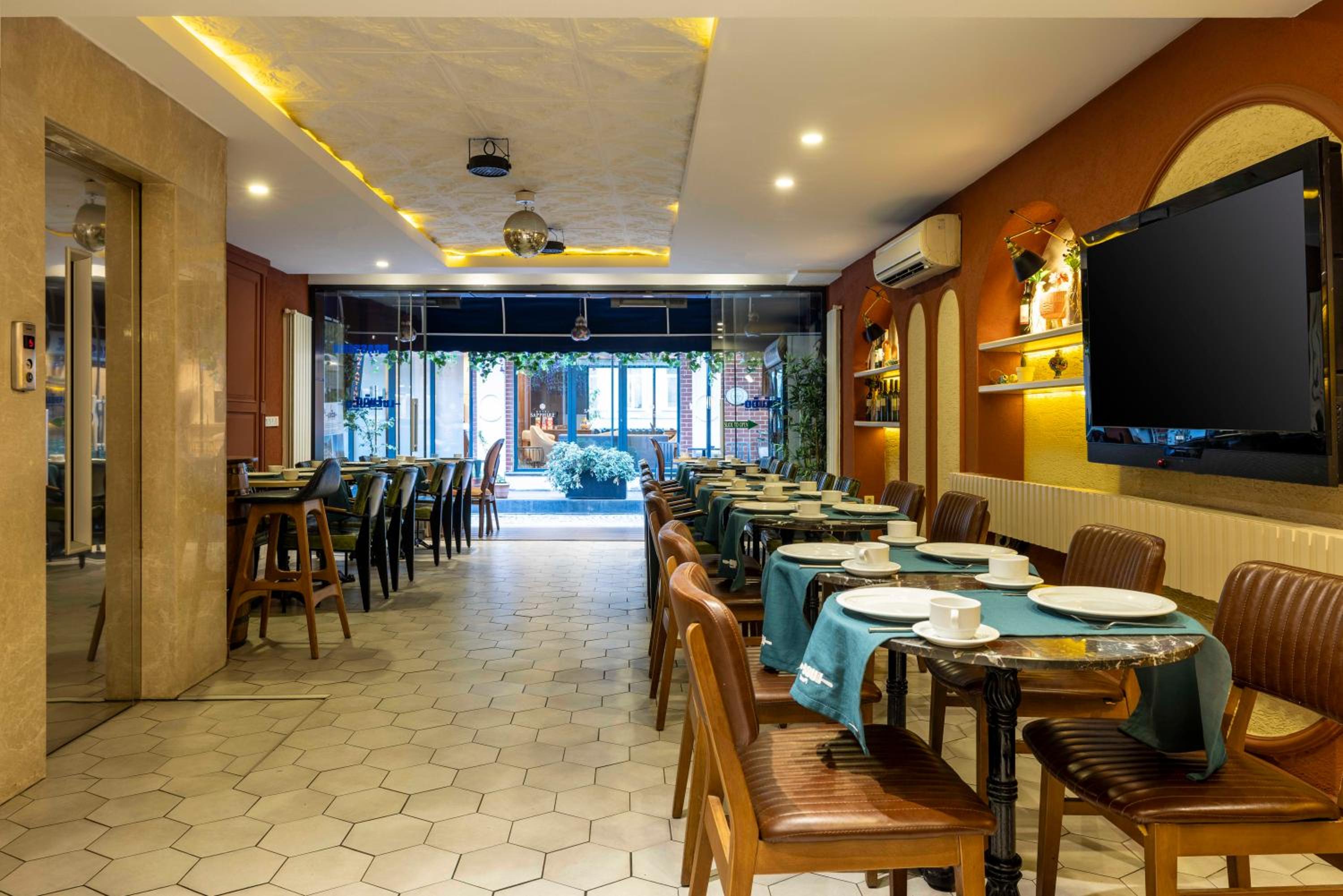 Raymond Hotel Old City - Image 53