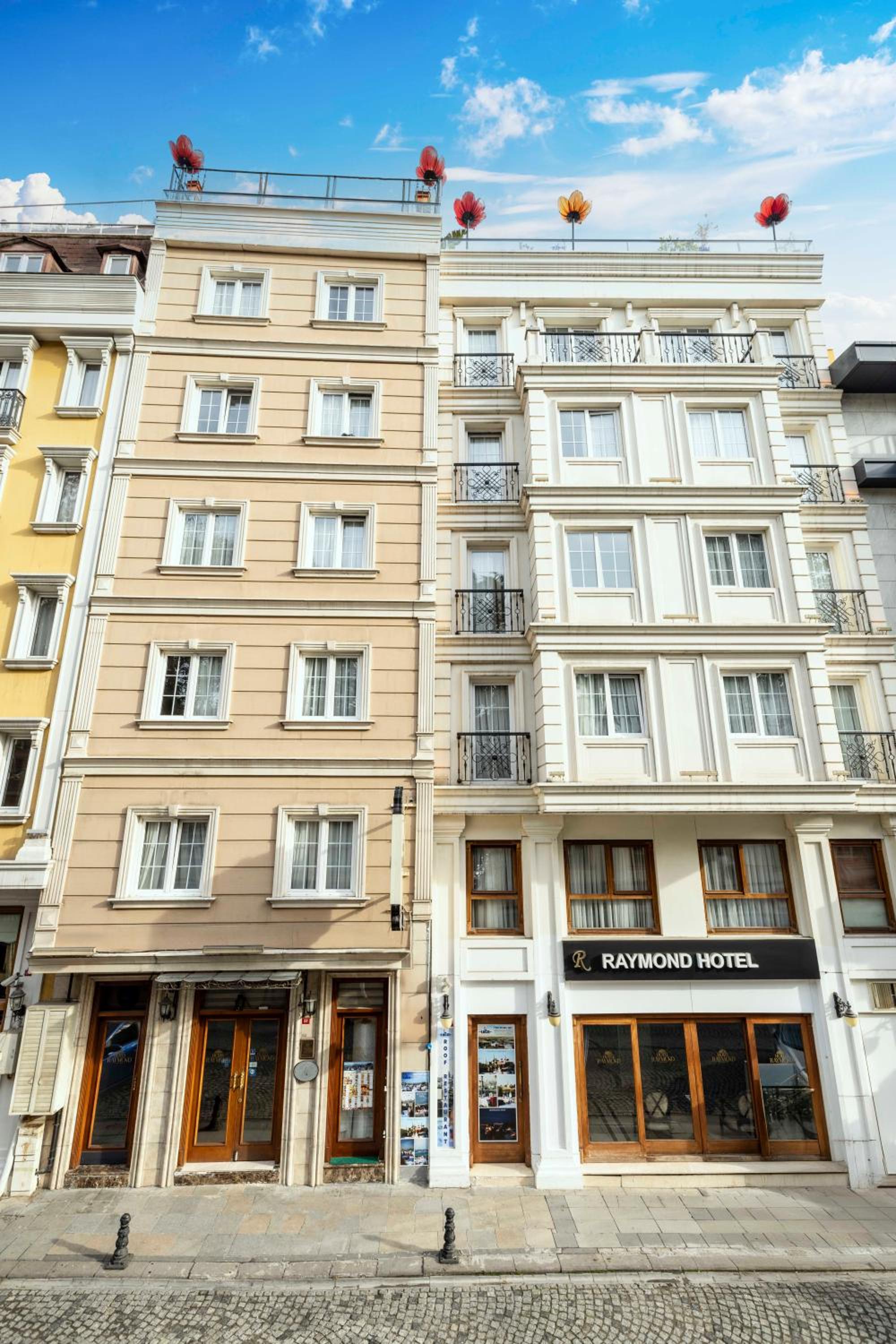 Raymond Hotel Old City - Image 17