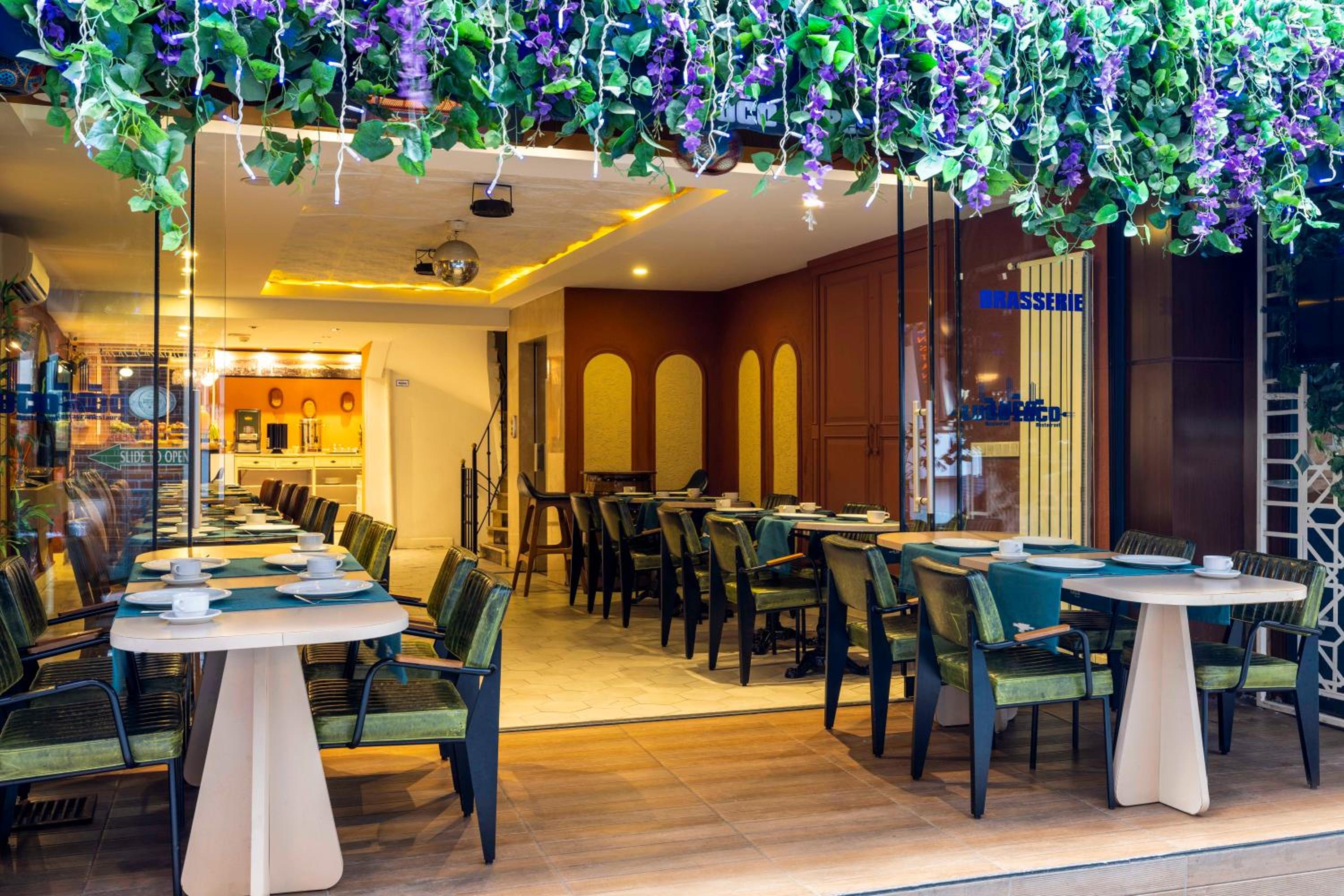 Raymond Hotel Old City - Image 24