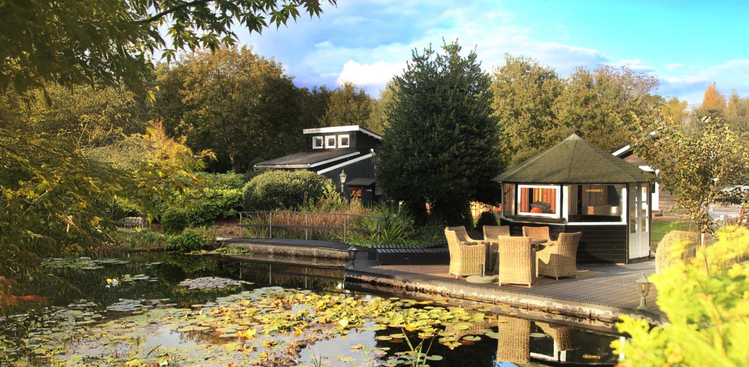 Wellness Tuin Horst Noord Limburg - Suite met Indoor Jacuzzi, Openhaard, Privé Hottub en Privé Sauna in Jachthut stijl - Gratis Fles Prosecco & Leuke Partn view 4