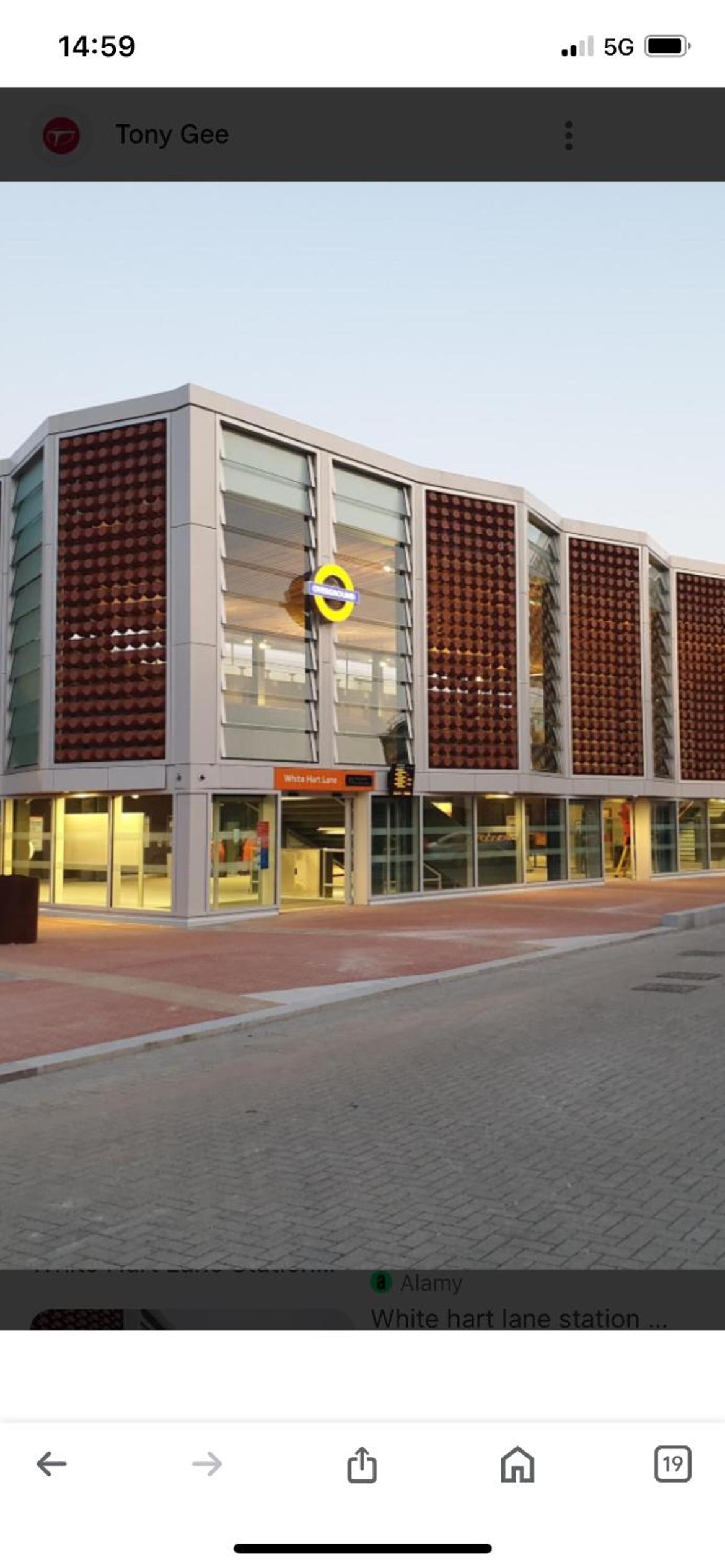 Modern home with driveway parking for 2 vehicles, near Tottenham Hotspur Stadium, White Hart Lane Train Station