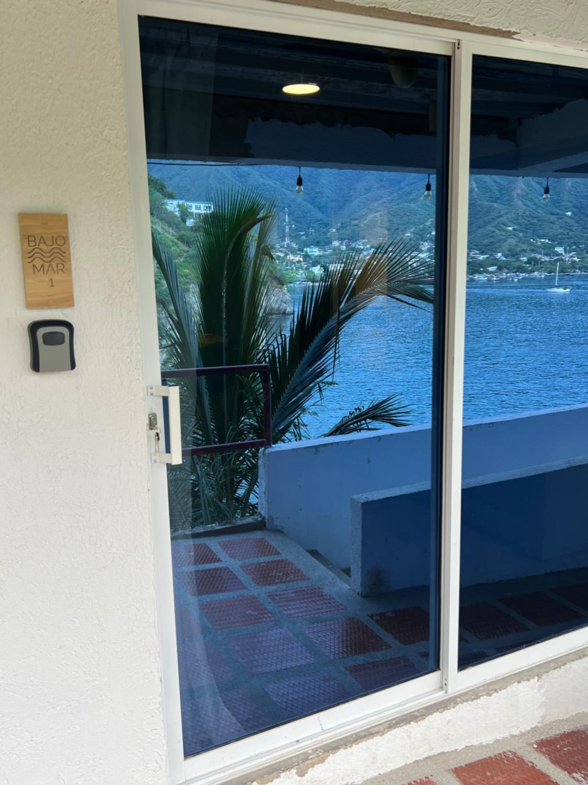 Bajo Mar Apartments Taganga, acceso privado a playa