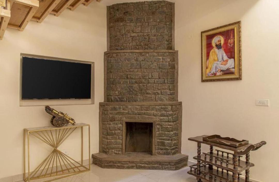 THE BLISSFUL BREEZE VILLA I 3 BHK Entire Villa I Party & Music I Sky Bonfire I Kasauli By Exotic Stays view 2