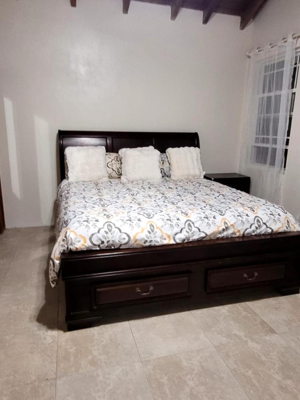 Abigails luxury at Mt Sage
