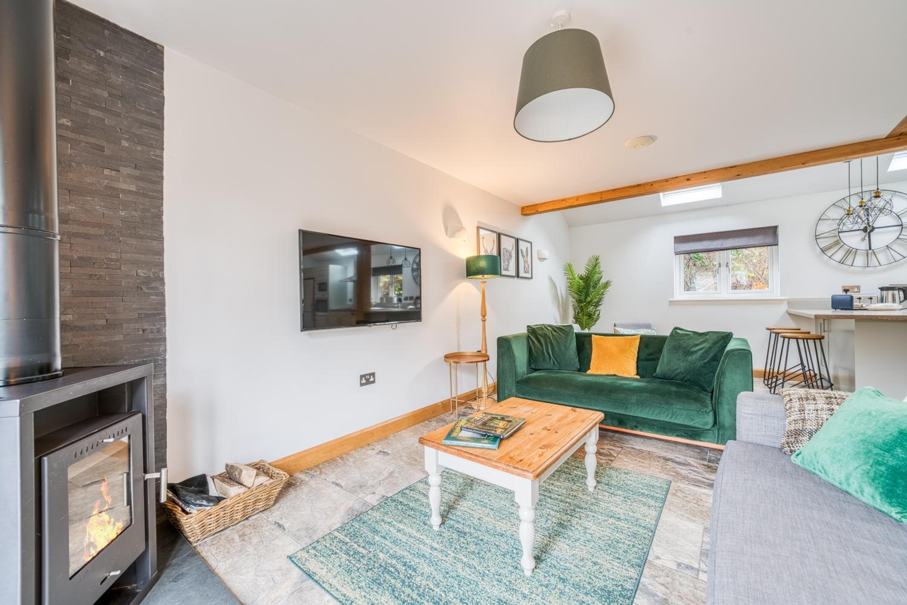 Luxury Cottage in the New Forest with Log Burner view 3