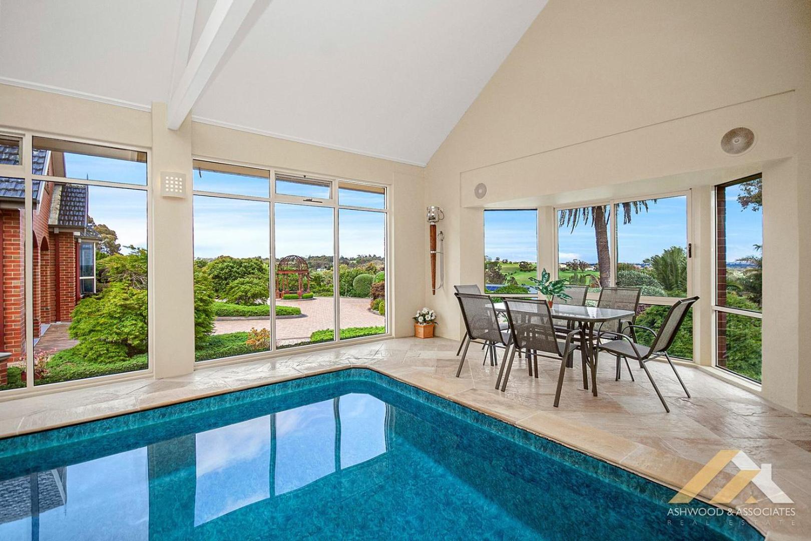 Perfect Entertainer-s Home with Pool