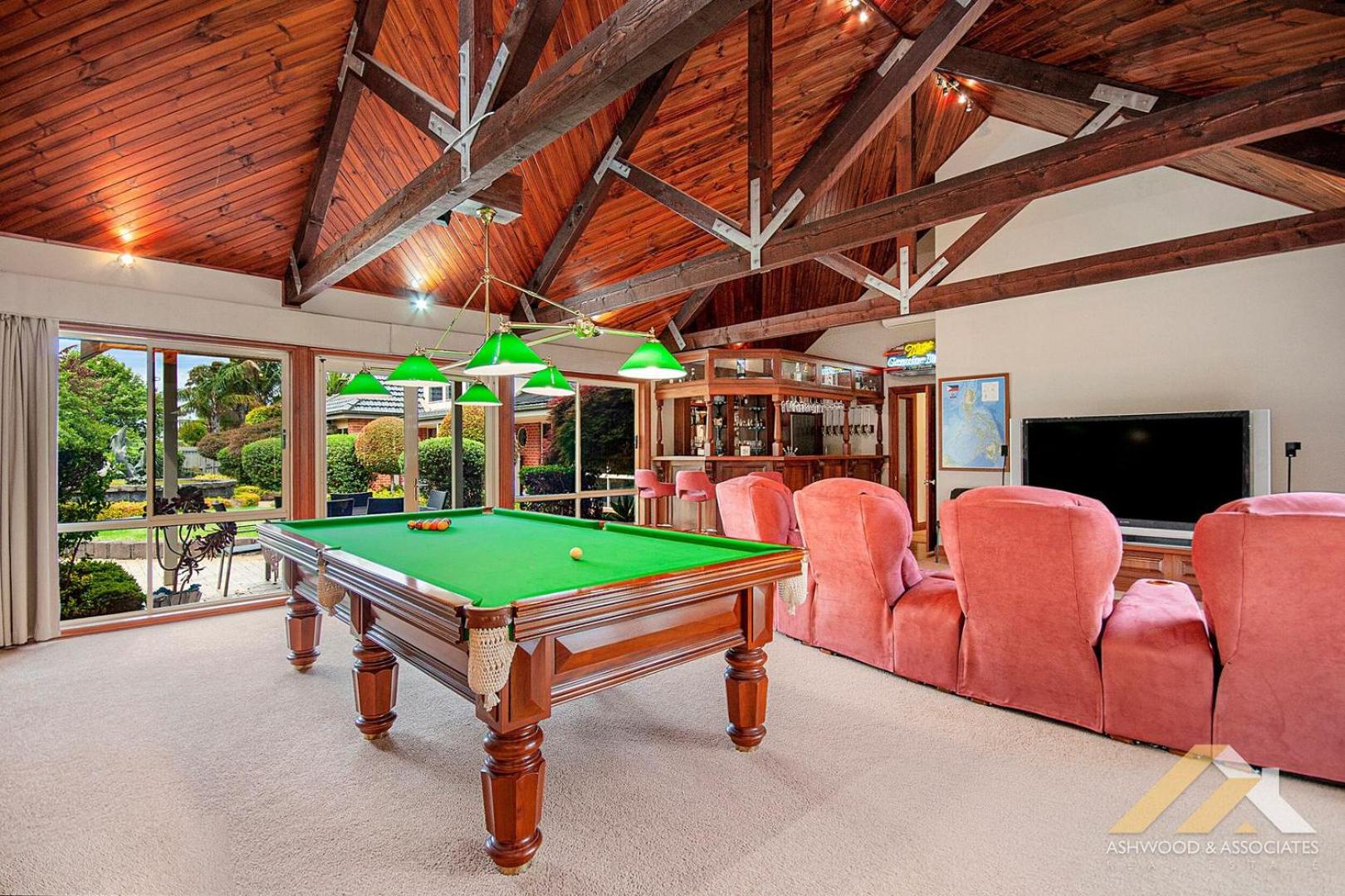 Perfect Entertainer-s Home with Pool
