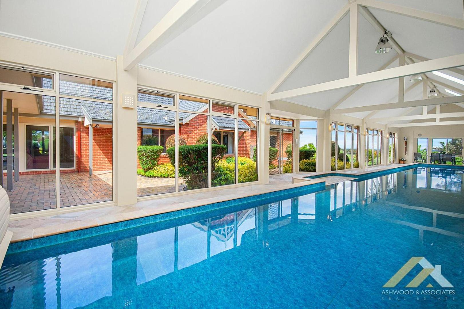 Perfect Entertainer-s Home with Pool