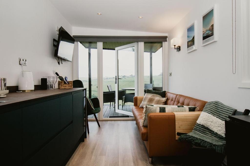 Luxury 2 Bedroom Glamping Pod with Hot Tub at Aganmore Farm Glamping - Pod 2 view 2
