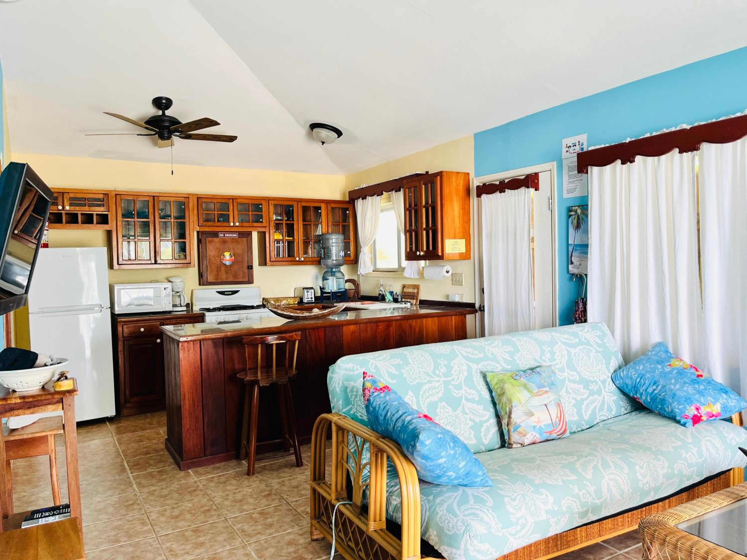Coral Cove Inn