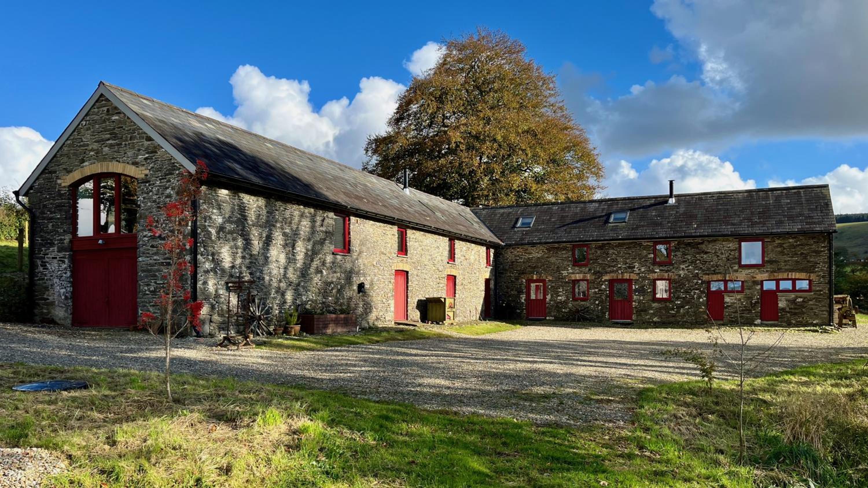 Cambrian Cottages - Charming Countryside Barn
