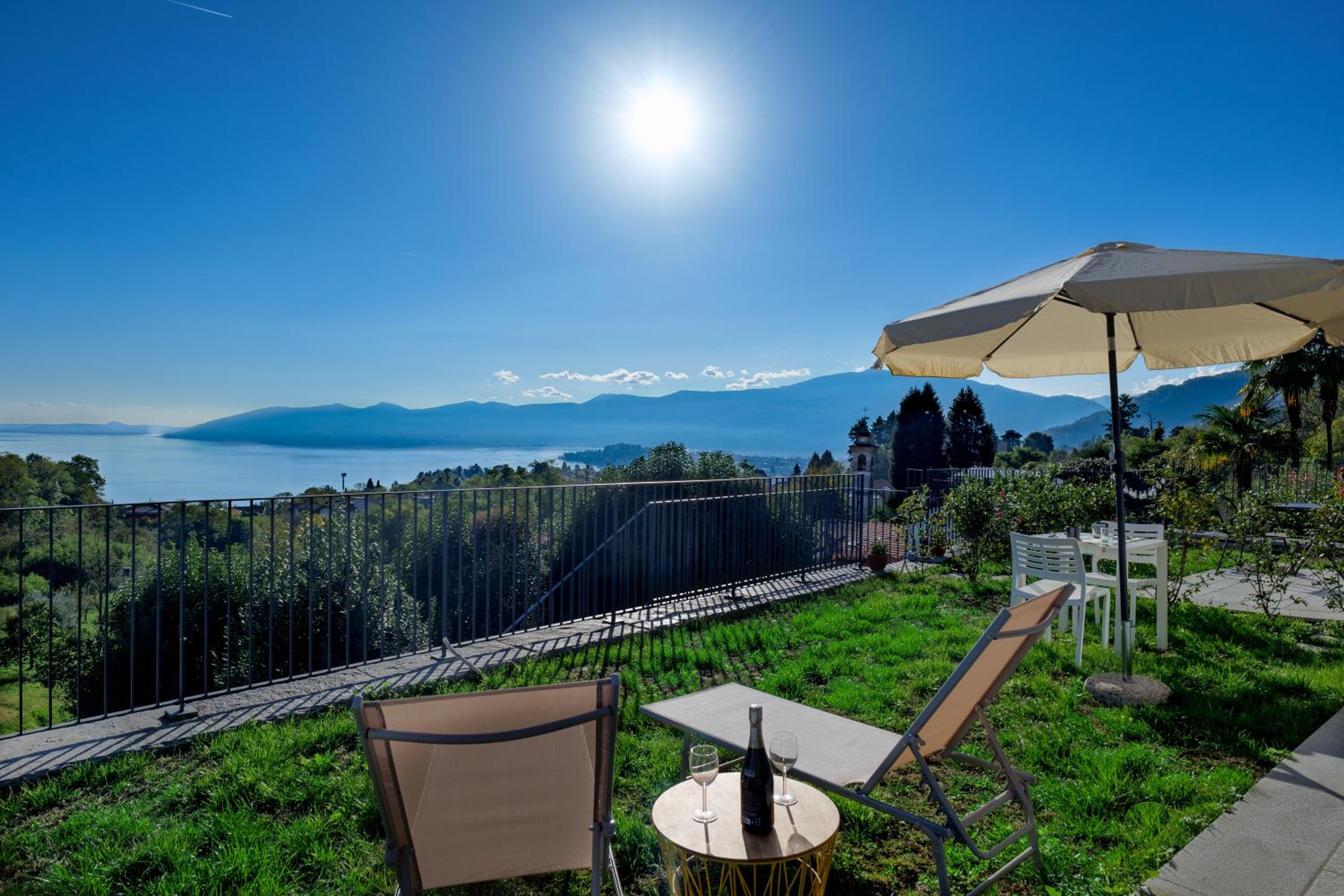 Oasi Giardino - Pool and Lake View and Garden view 5