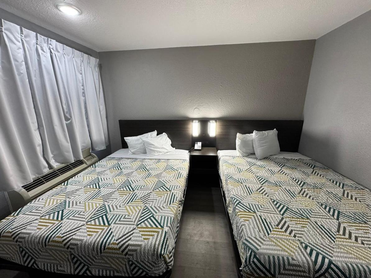 Bismarck Vacations - Motel 6-Bismarck, ND - Property Image 6